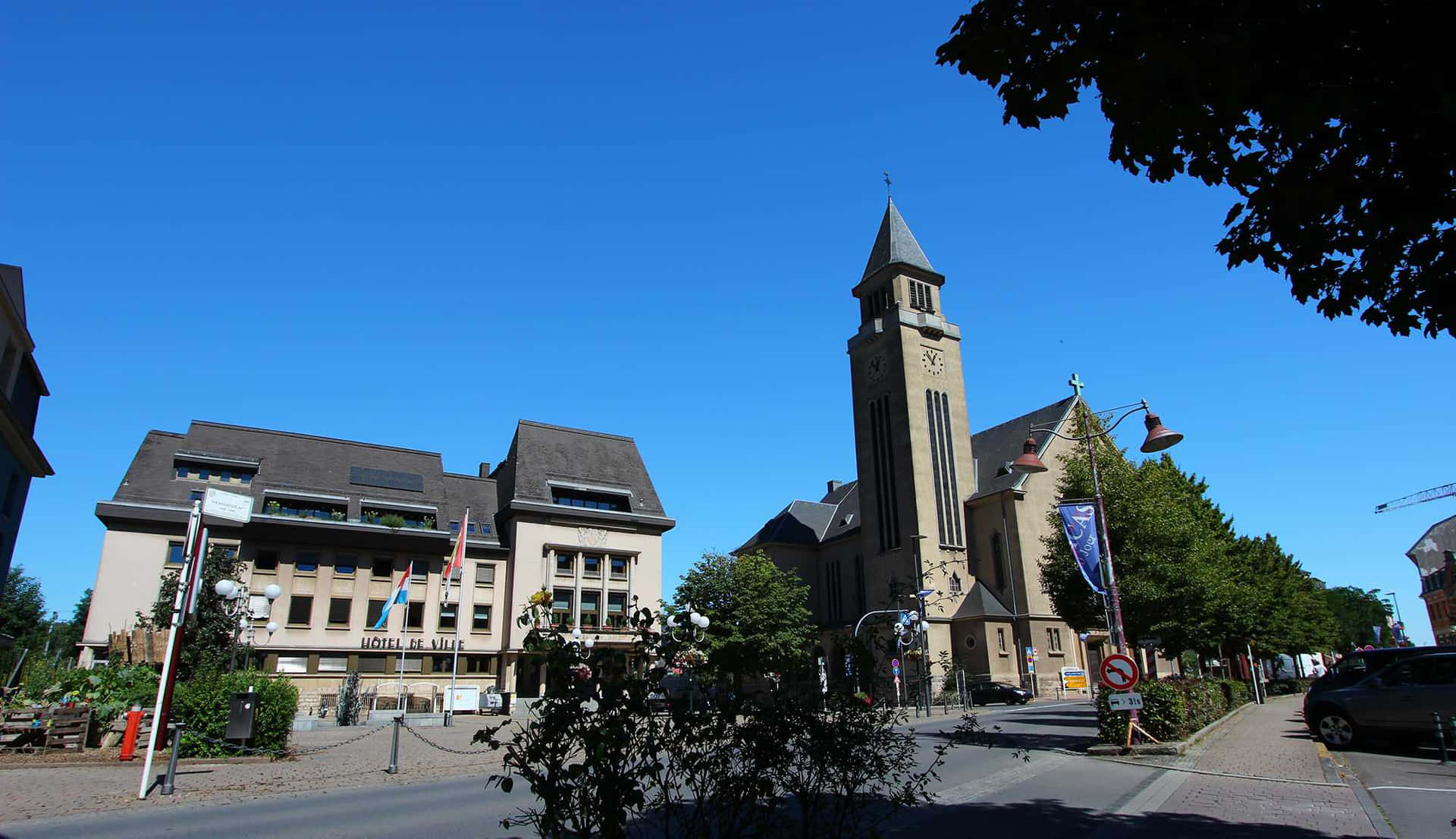 Schifflange Town Halland Church Wallpaper