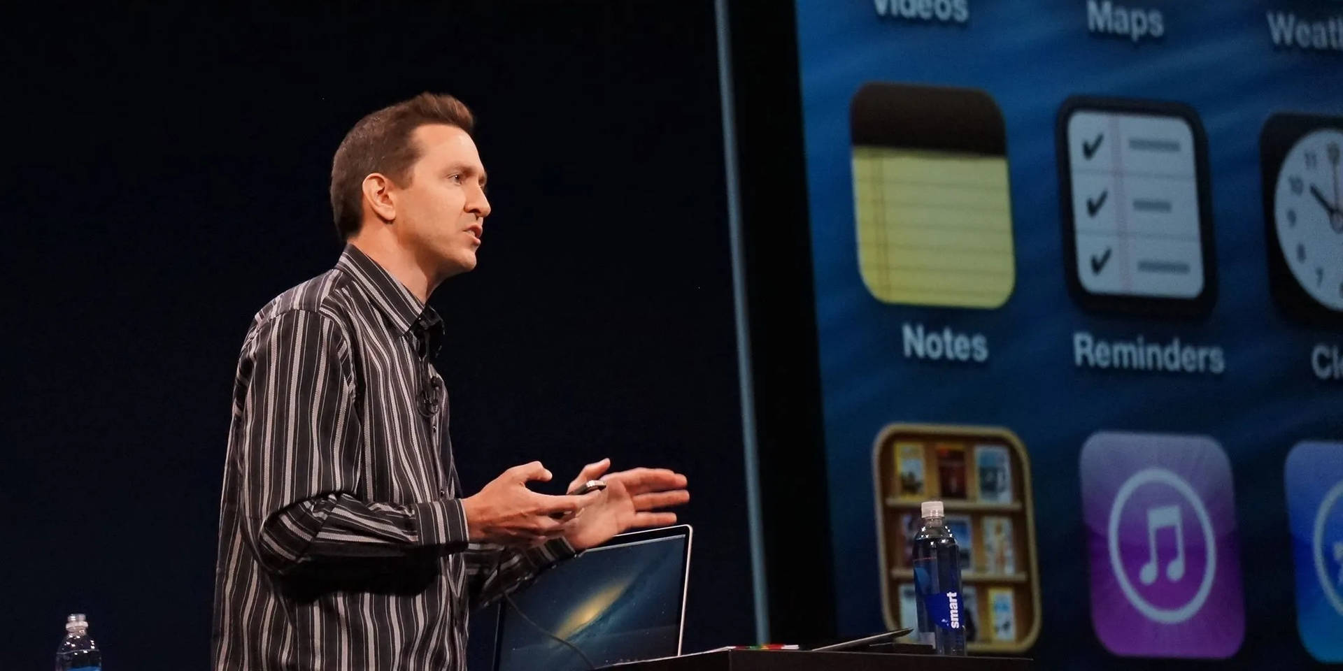 Scott Forstall Side View Shot Picture