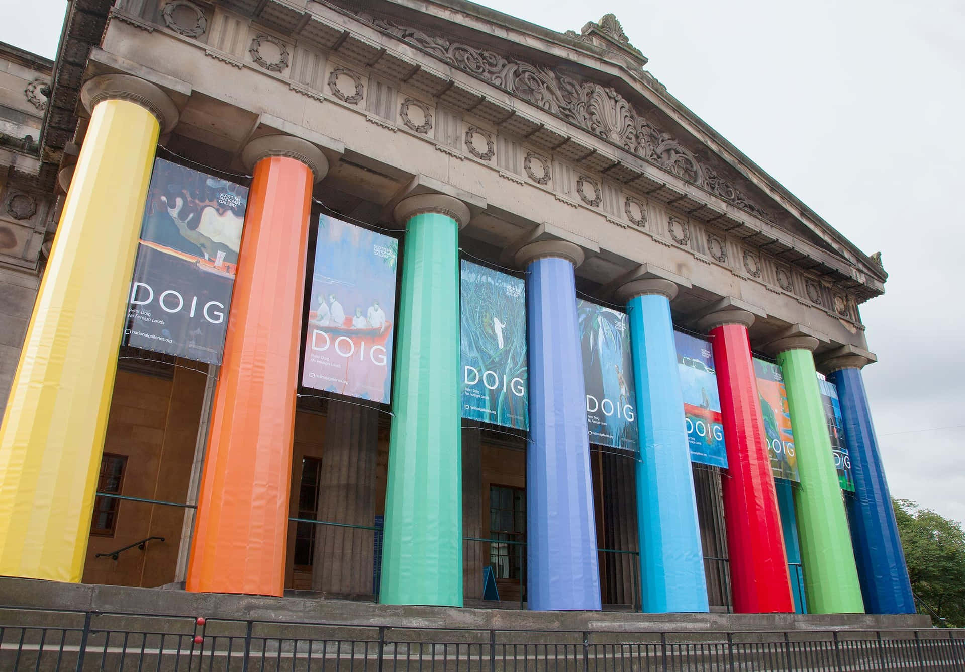 Scottish National Gallery Modern Art Colorful Columns Wallpaper