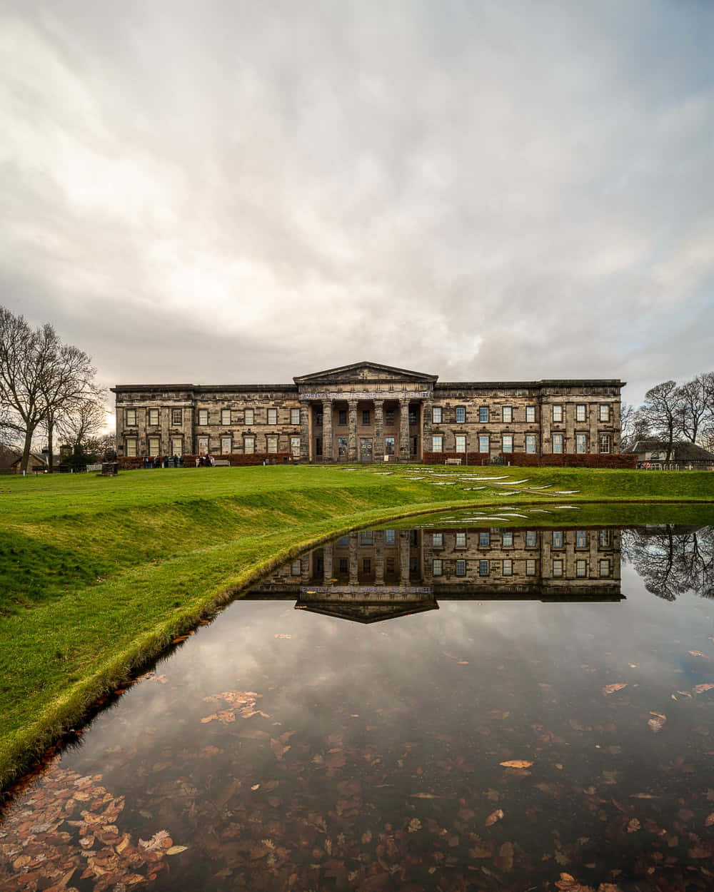 Scottish National Gallery Of Modern Art Reflection Wallpaper