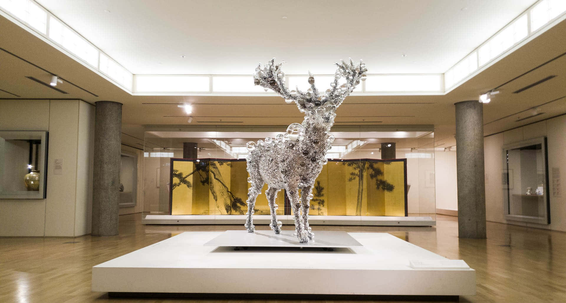 Sculptured Reindeerat Art Gallery Wallpaper