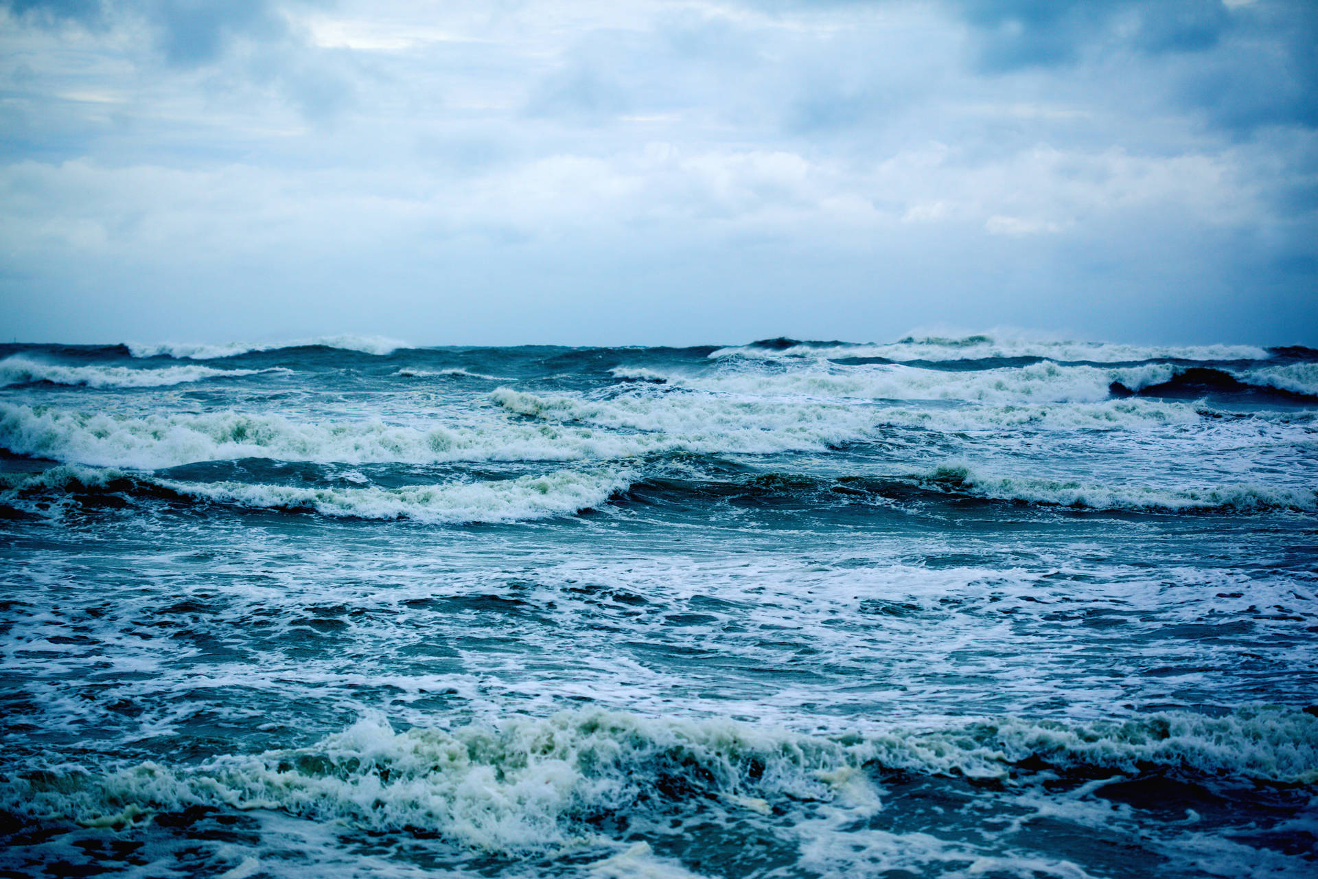 Ondasdo Mar Em Tempestade Papel de Parede