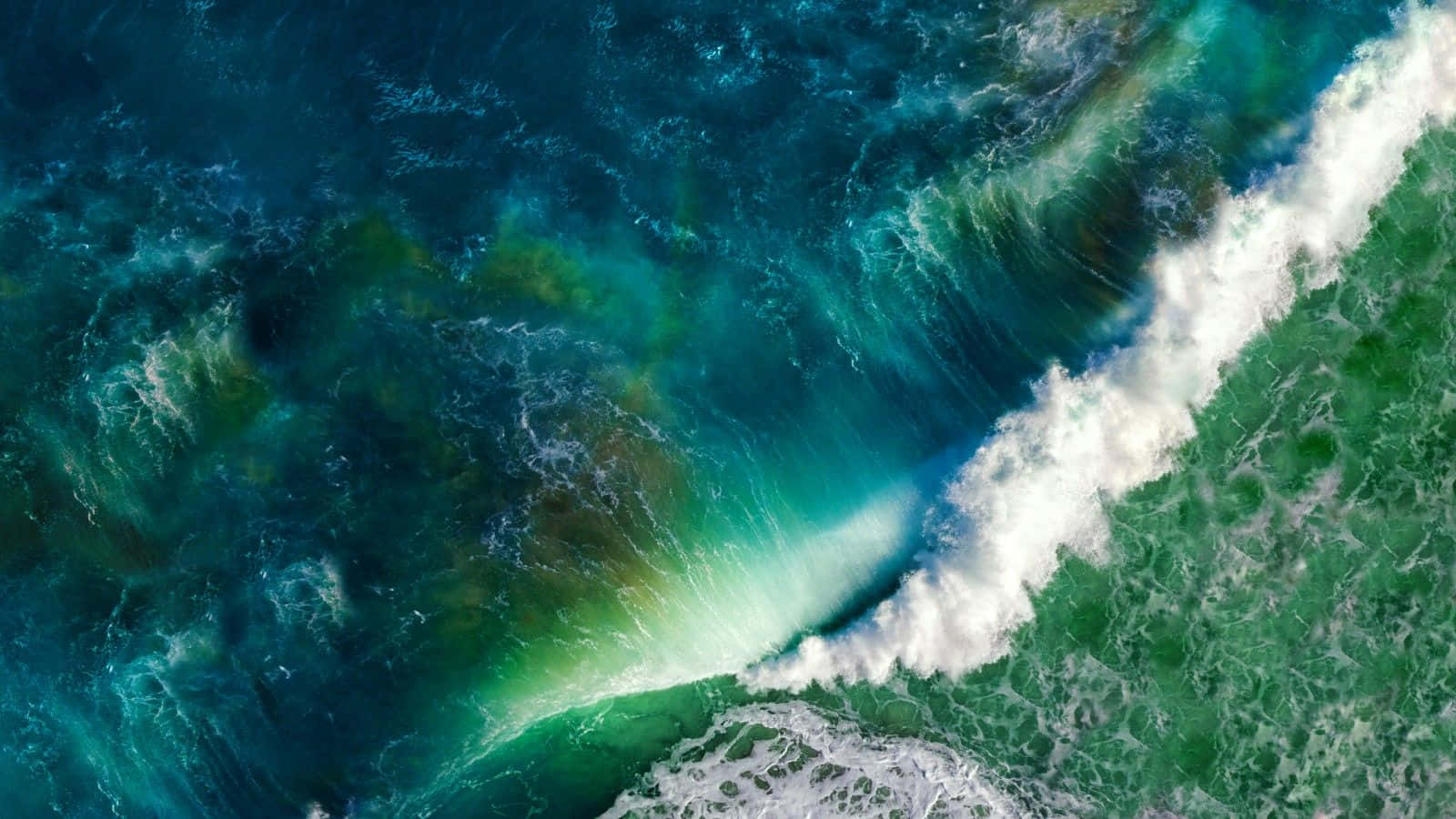 Seafoam Green Tranquil Waves Wallpaper