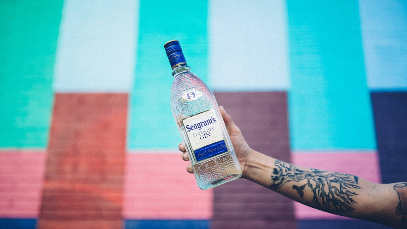 A Celebratory Toast with Seagram's Finest Tequila and Gin Wallpaper