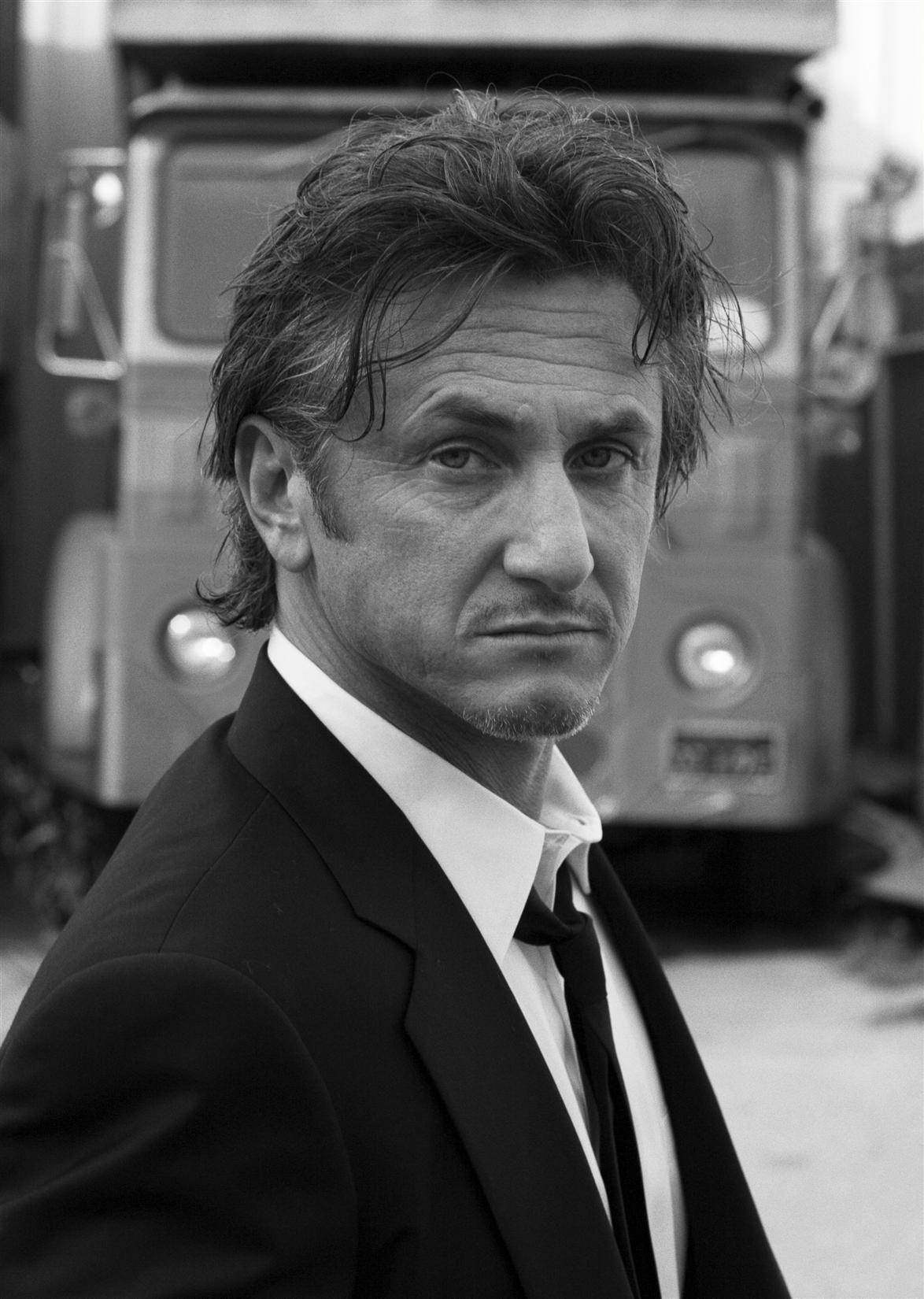 Sean Penn American Actor Black And White Wallpaper