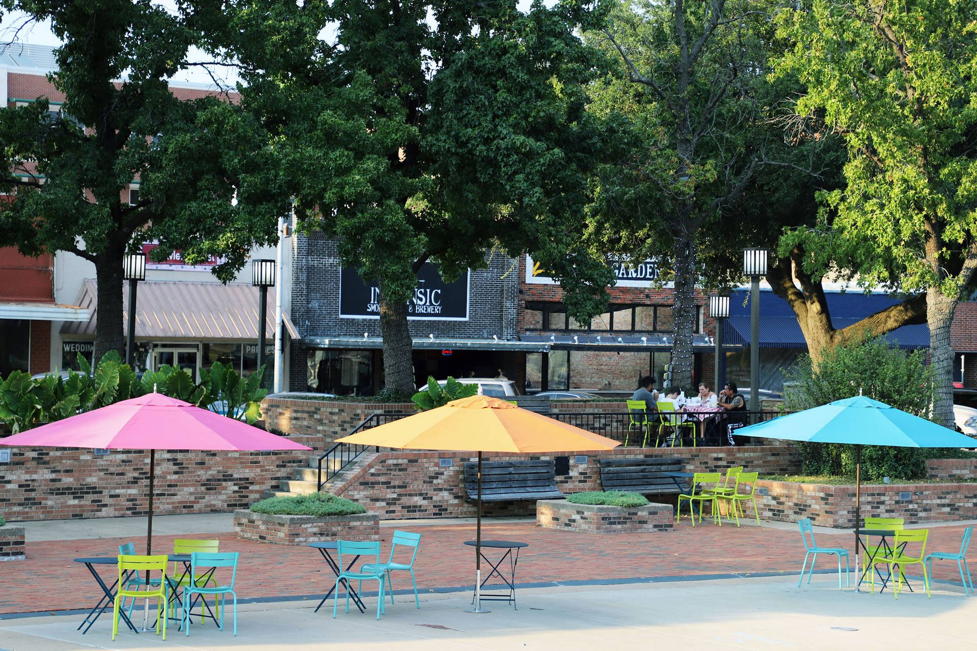 Seating Areas At Downtown Garland Square Wallpaper