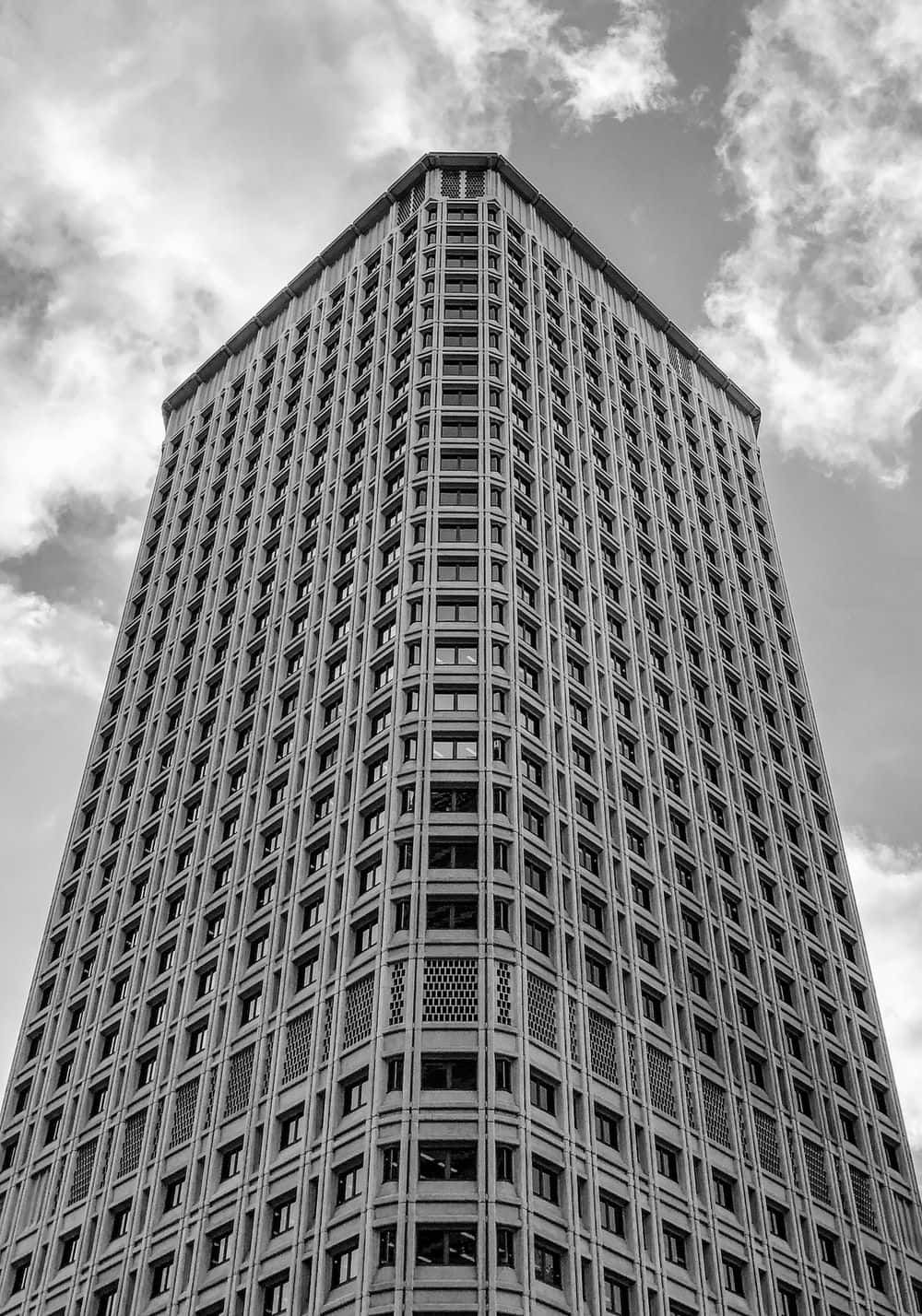 Henry Jackson Federal Building In Seattle Black And White Wallpaper