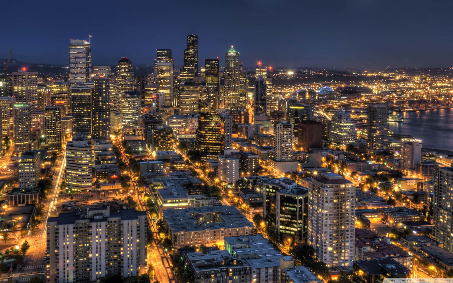 Elhorizonte De Seattle De Noche. Fondo de pantalla
