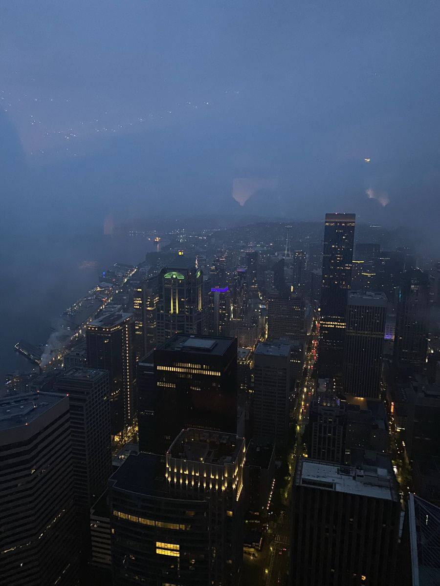 Seattle Rain And Foggy Sky Wallpaper