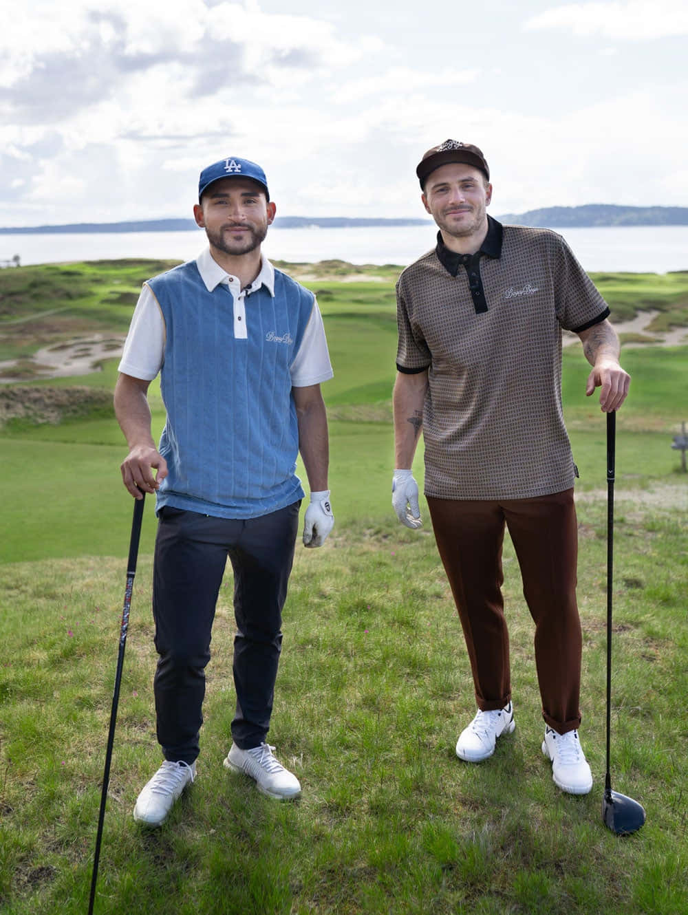 Seattle Sounders Cristian Roldan og Jordan Morris spiller golf 2022 fuld opløsning tapet. Wallpaper