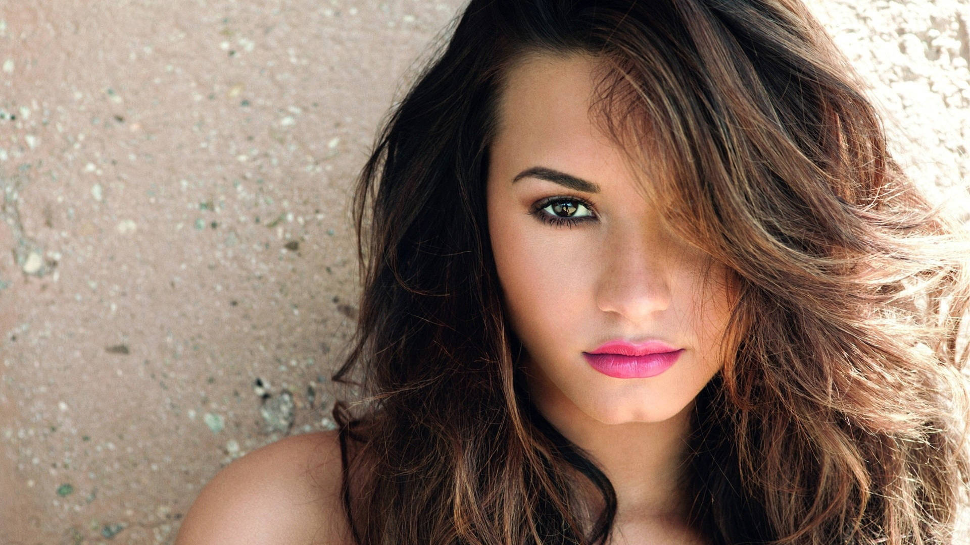 Seductive Look Demi Lovato Background