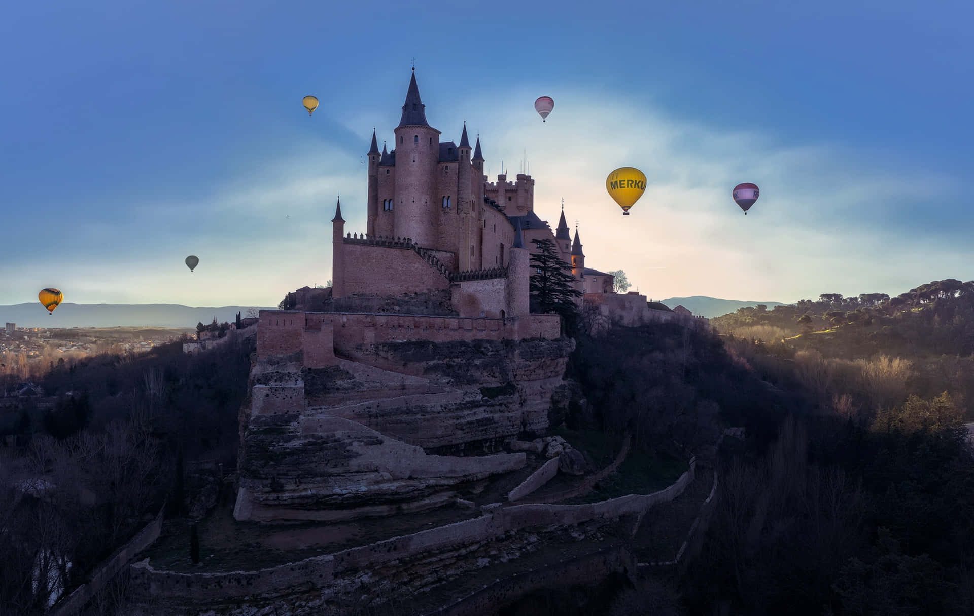 Segovia Castle And Hot Air Balloons Wallpaper