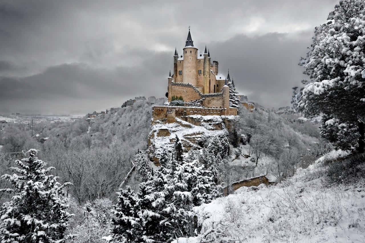 Segovia Castle During Winter Wallpaper