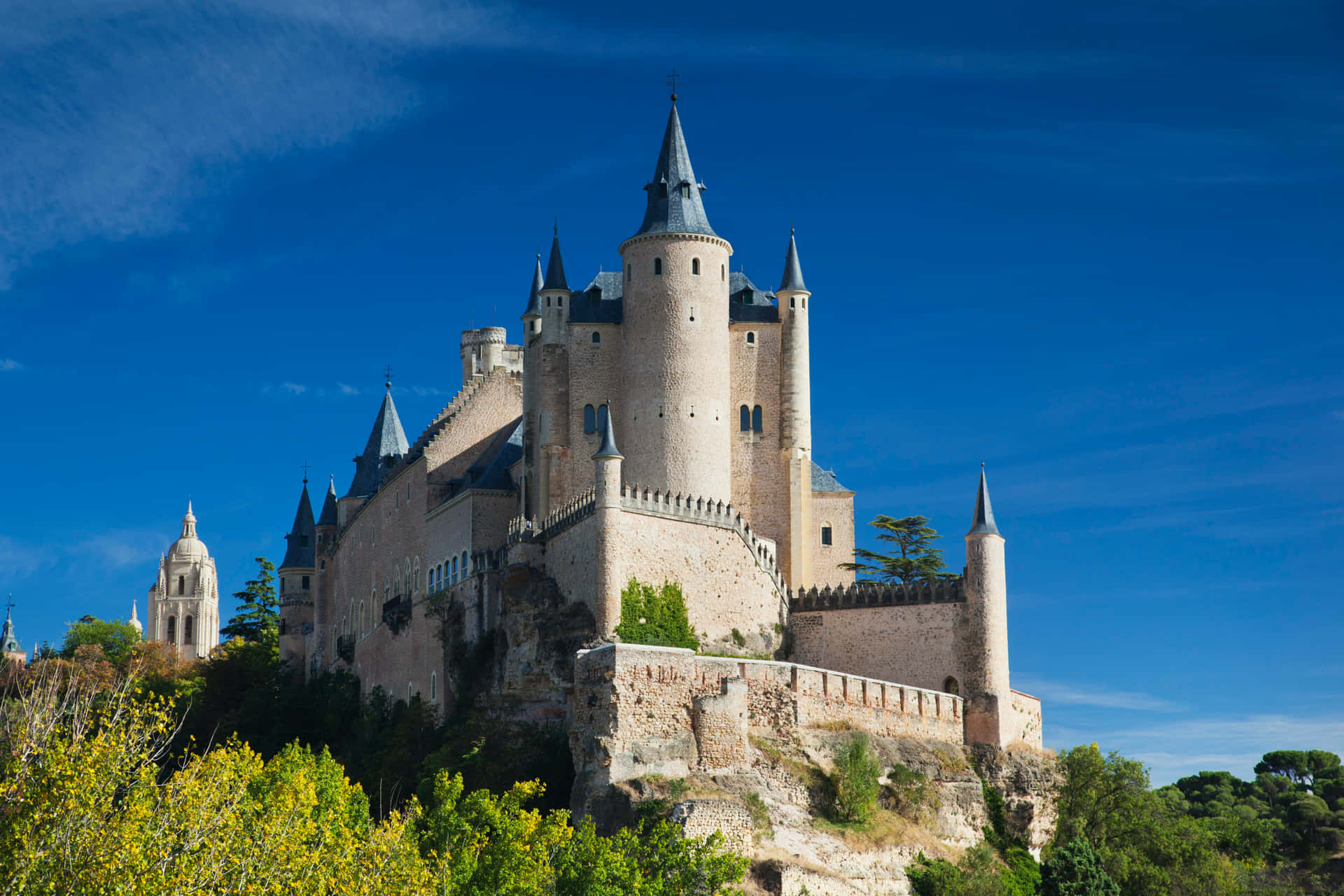 Segovia Castle With Clear Blue Sky Wallpaper