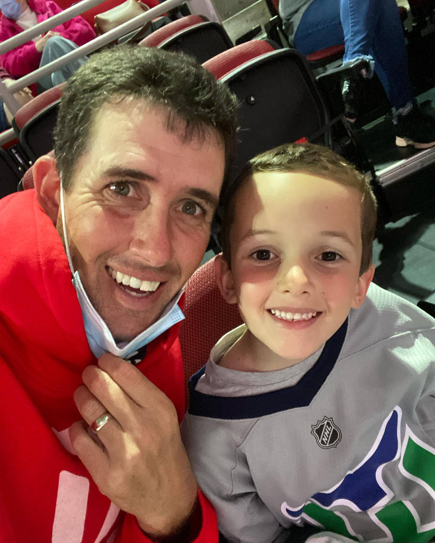 Selfie Chesson Hadley With Son Wallpaper