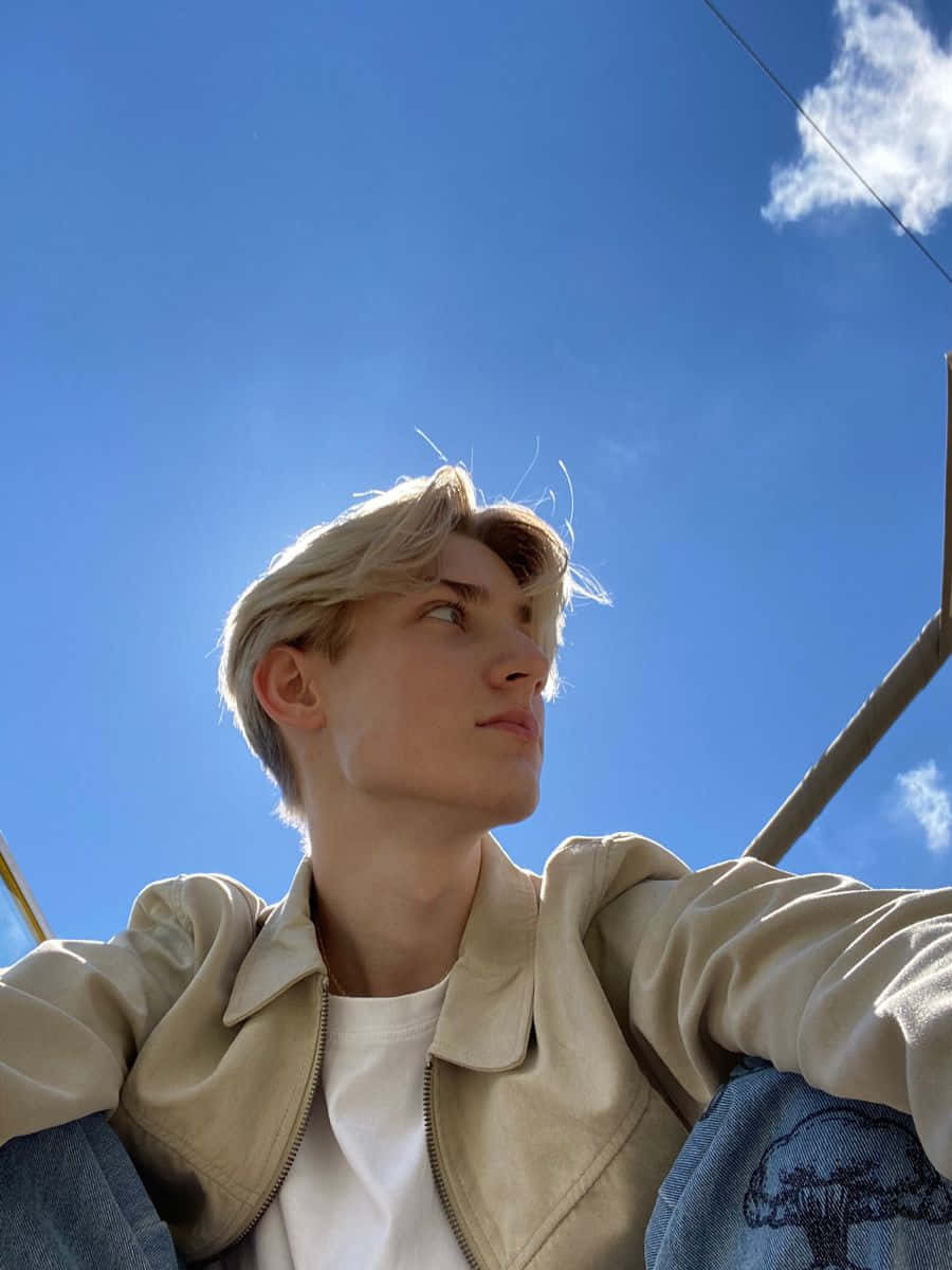 Aesthetic Sky Selfie Man Picture