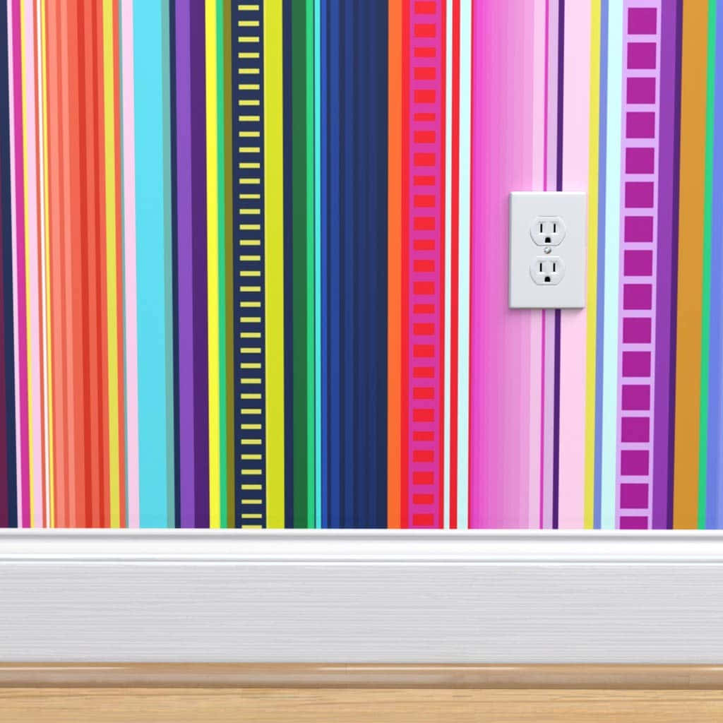 Et farverigt striber vægklæbemiddel med en lyskontakt Wallpaper