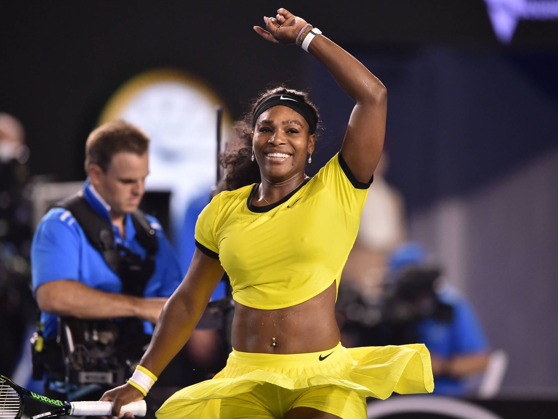Serena Williams Yellow Sportswear Wallpaper