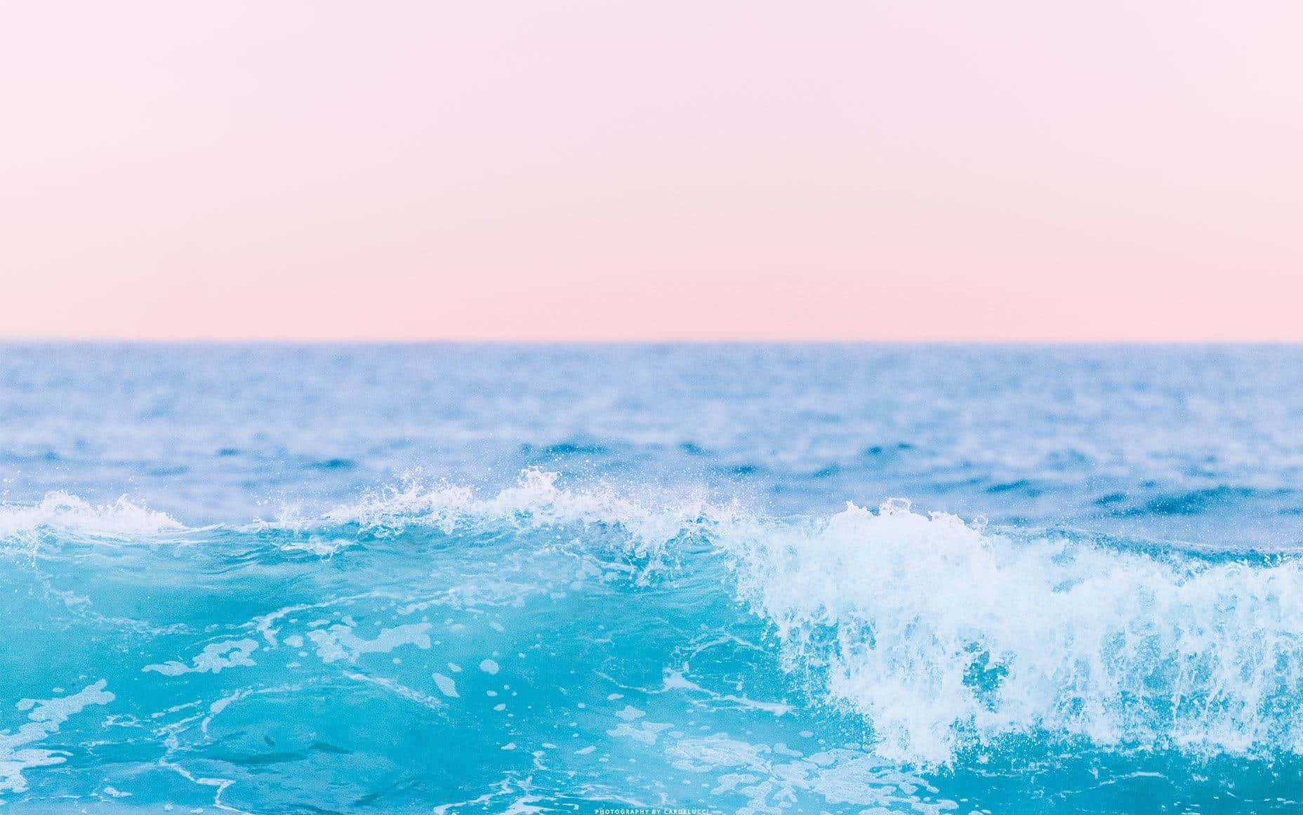 Serene Blue Ocean Waves Wallpaper