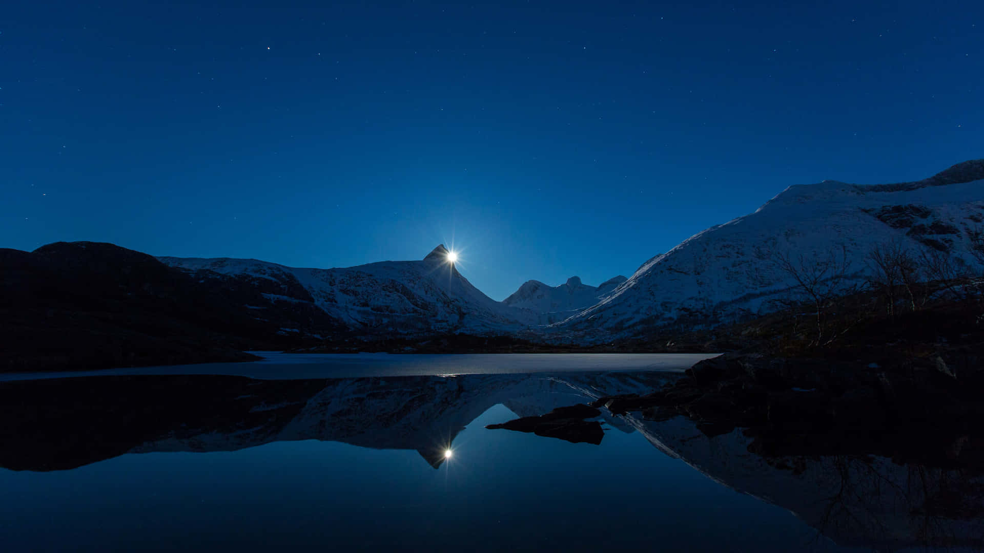 Serene Moonrise Over Mountain Lake Wallpaper
