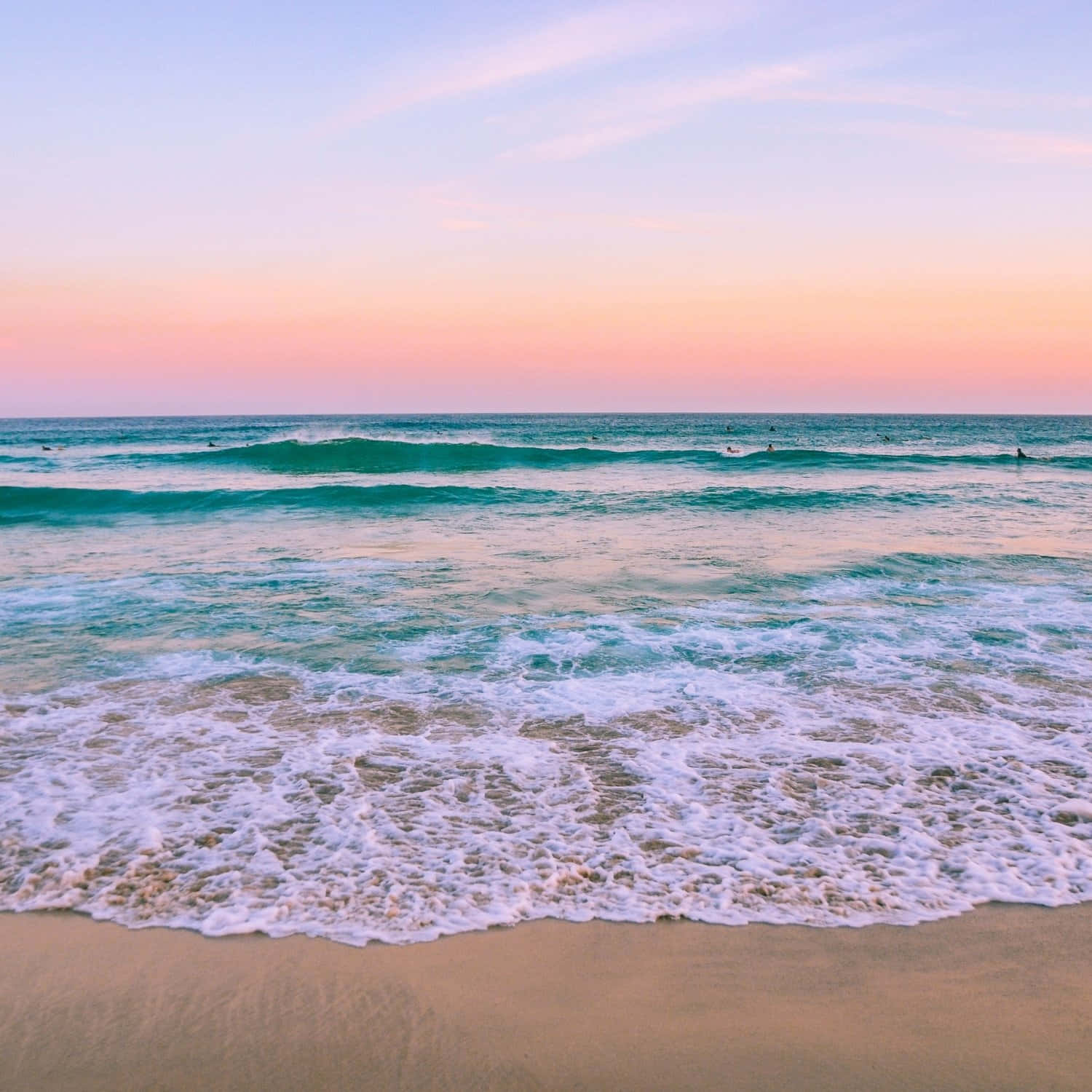 Serene Sunset Beach Waves Wallpaper