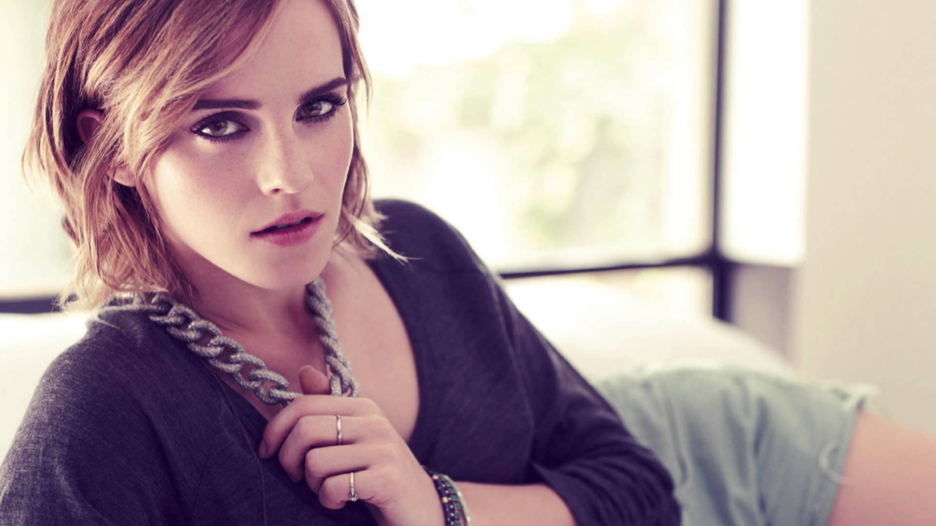 Emma Watson radiates effortless beauty. Wallpaper