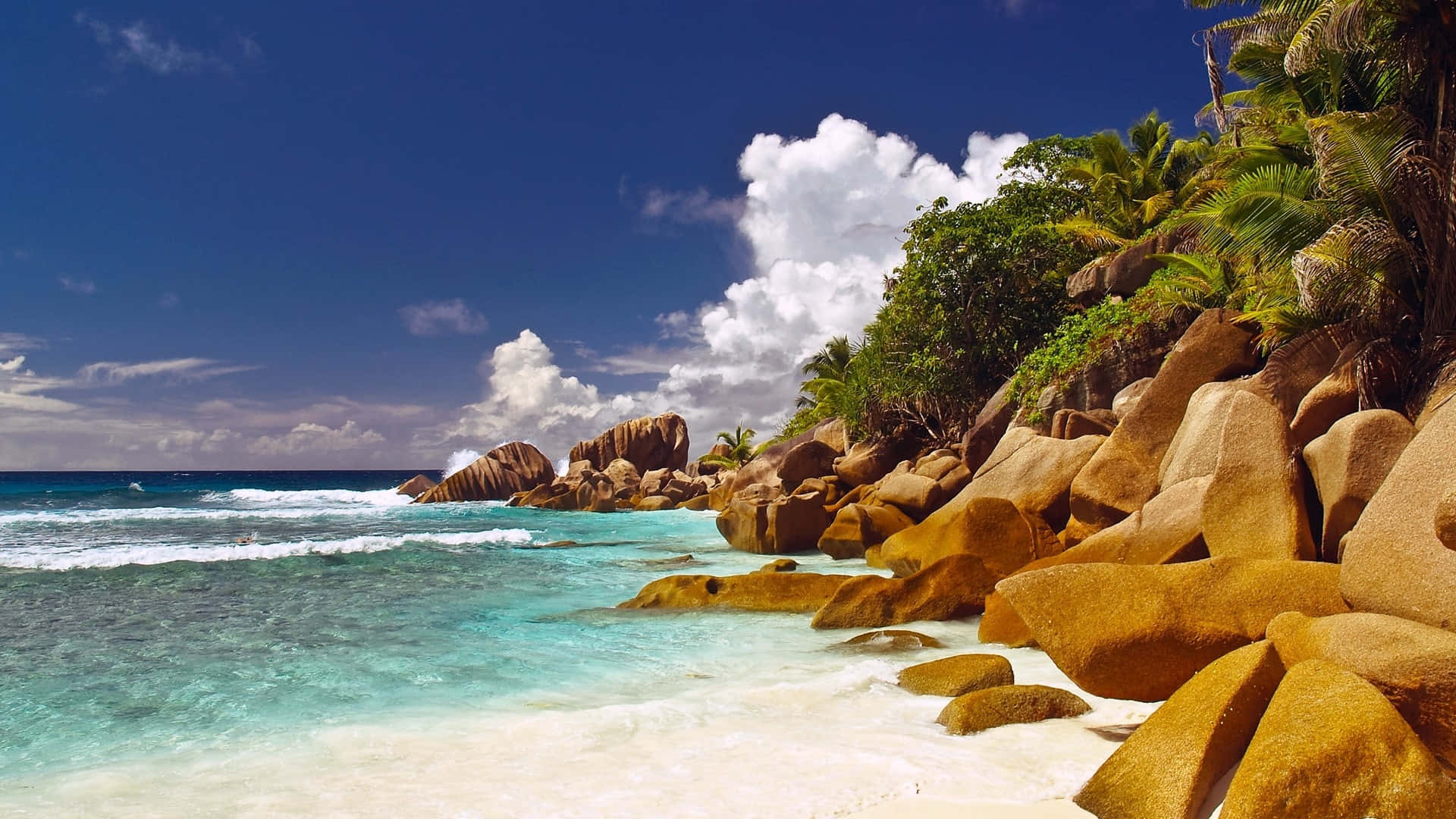 Dreamy Seychelles Beach Paradise Wallpaper