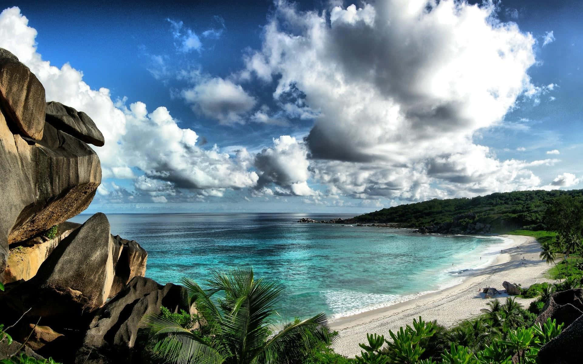 Pristine Seychelles Beach Paradise Wallpaper