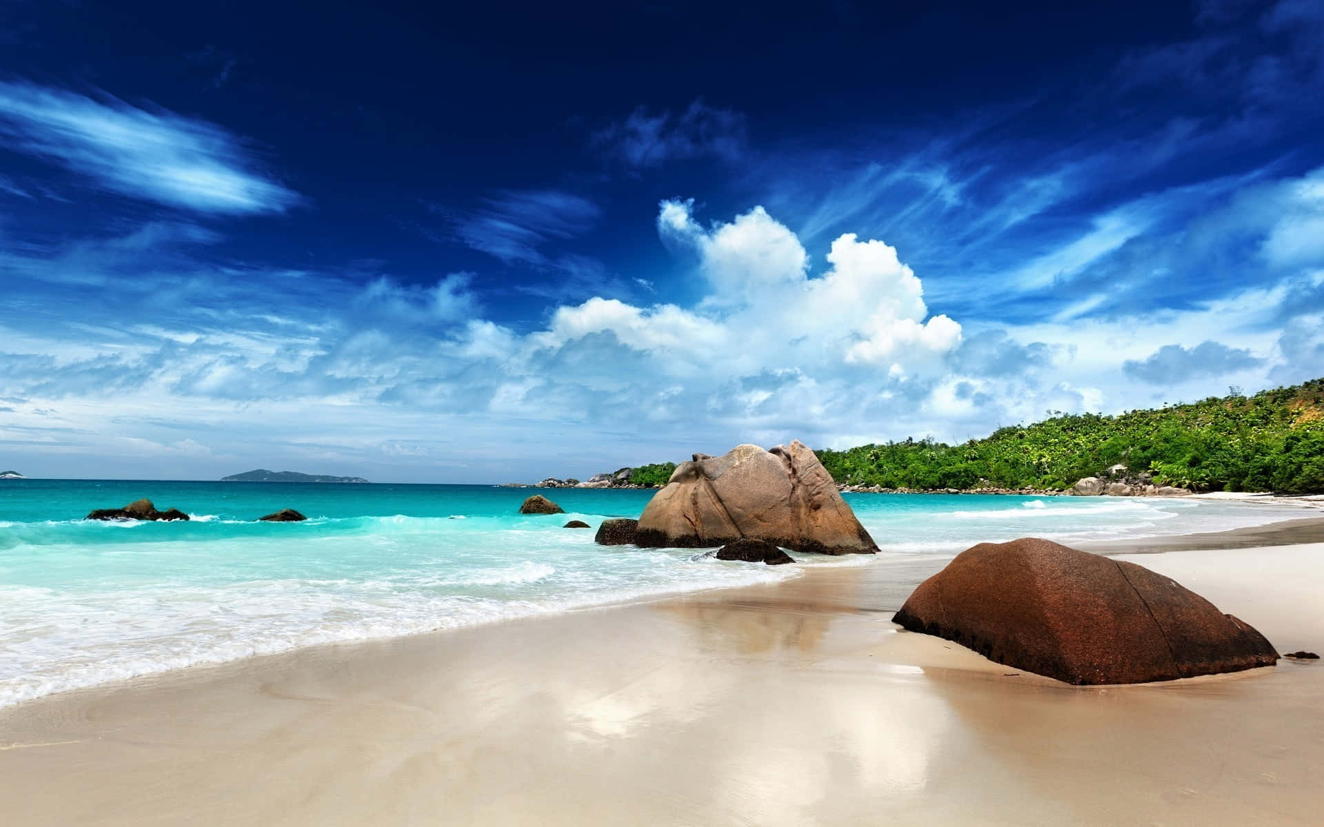 Breathtaking Seychelles Beach Paradise Wallpaper