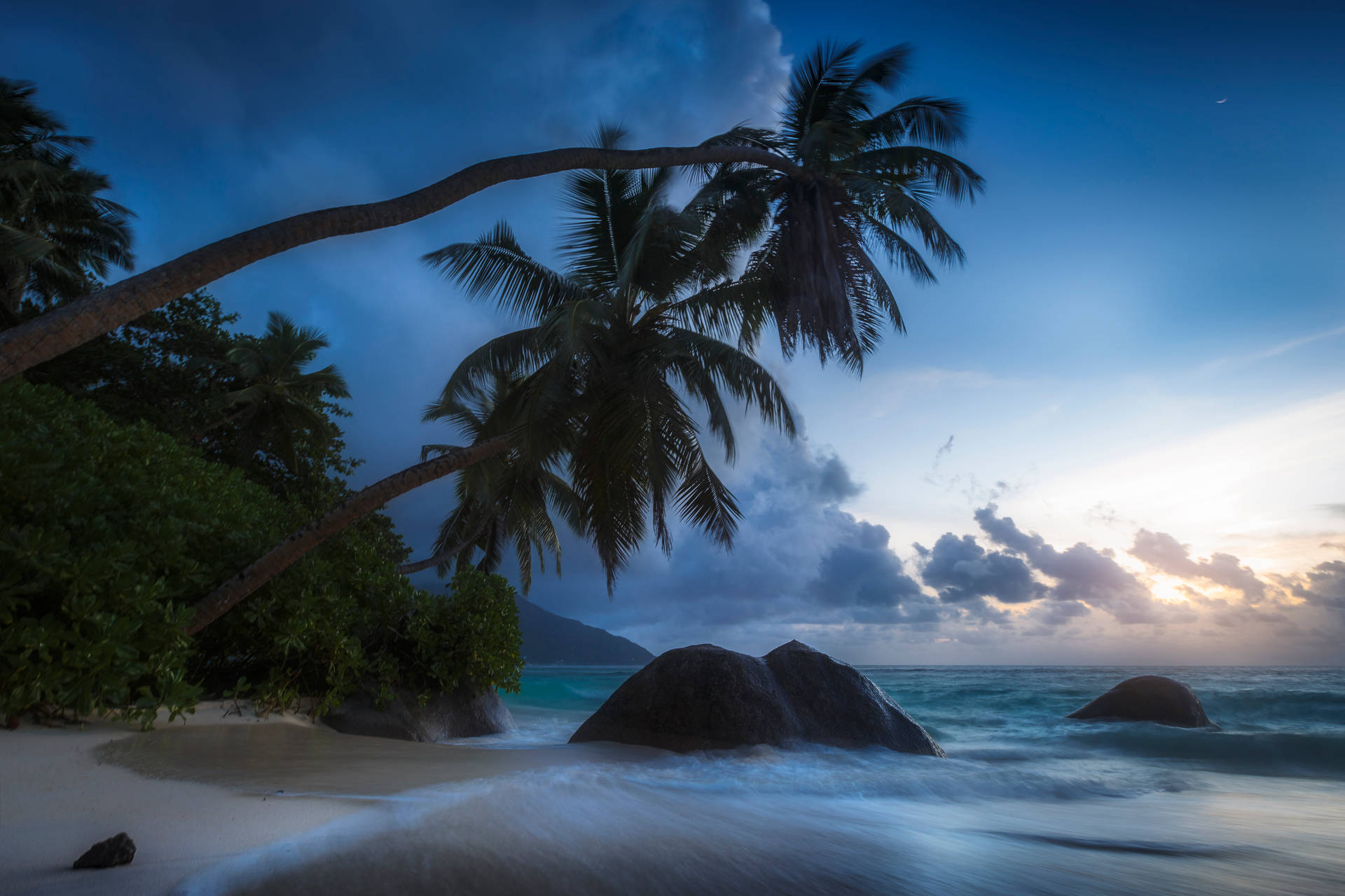 Seychelles Cloudy Beach