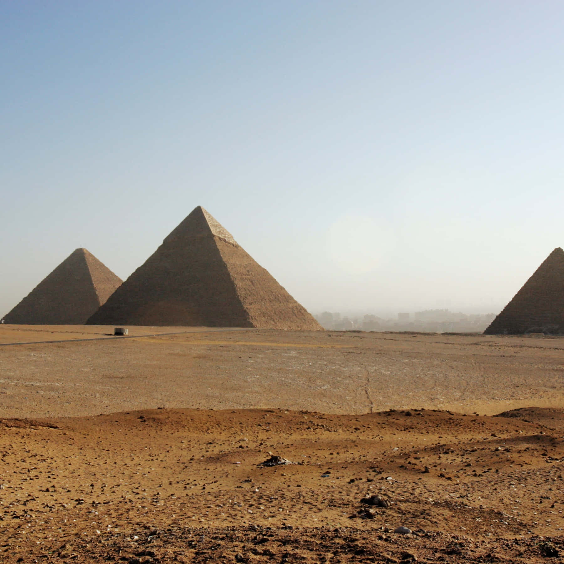 Sfingemaestosa E Grandi Piramidi Di Giza Sotto Un Vivido Tramonto Nell'antico Egitto