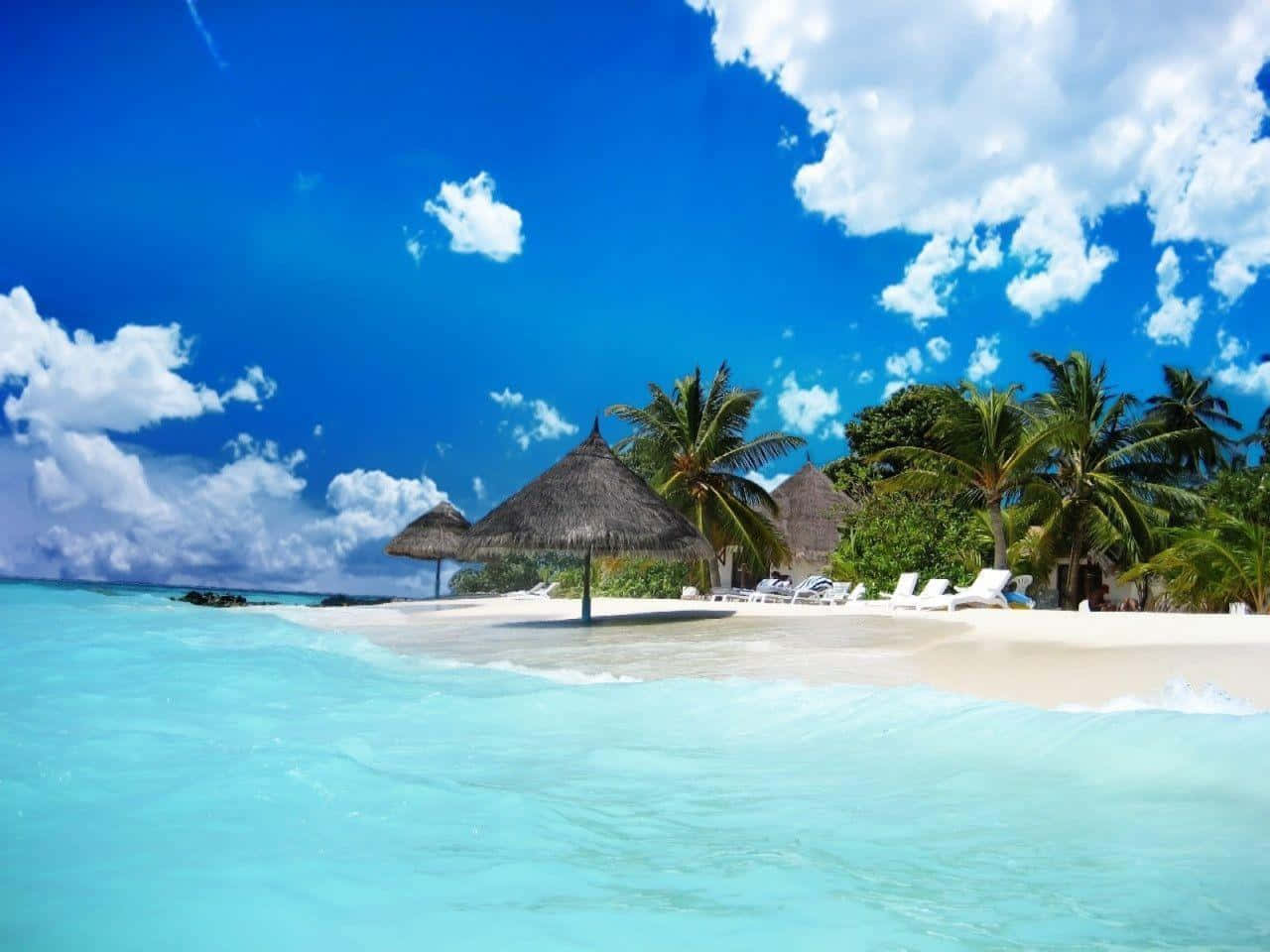 Sfondoper Desktop Di Una Splendida Spiaggia Tropicale