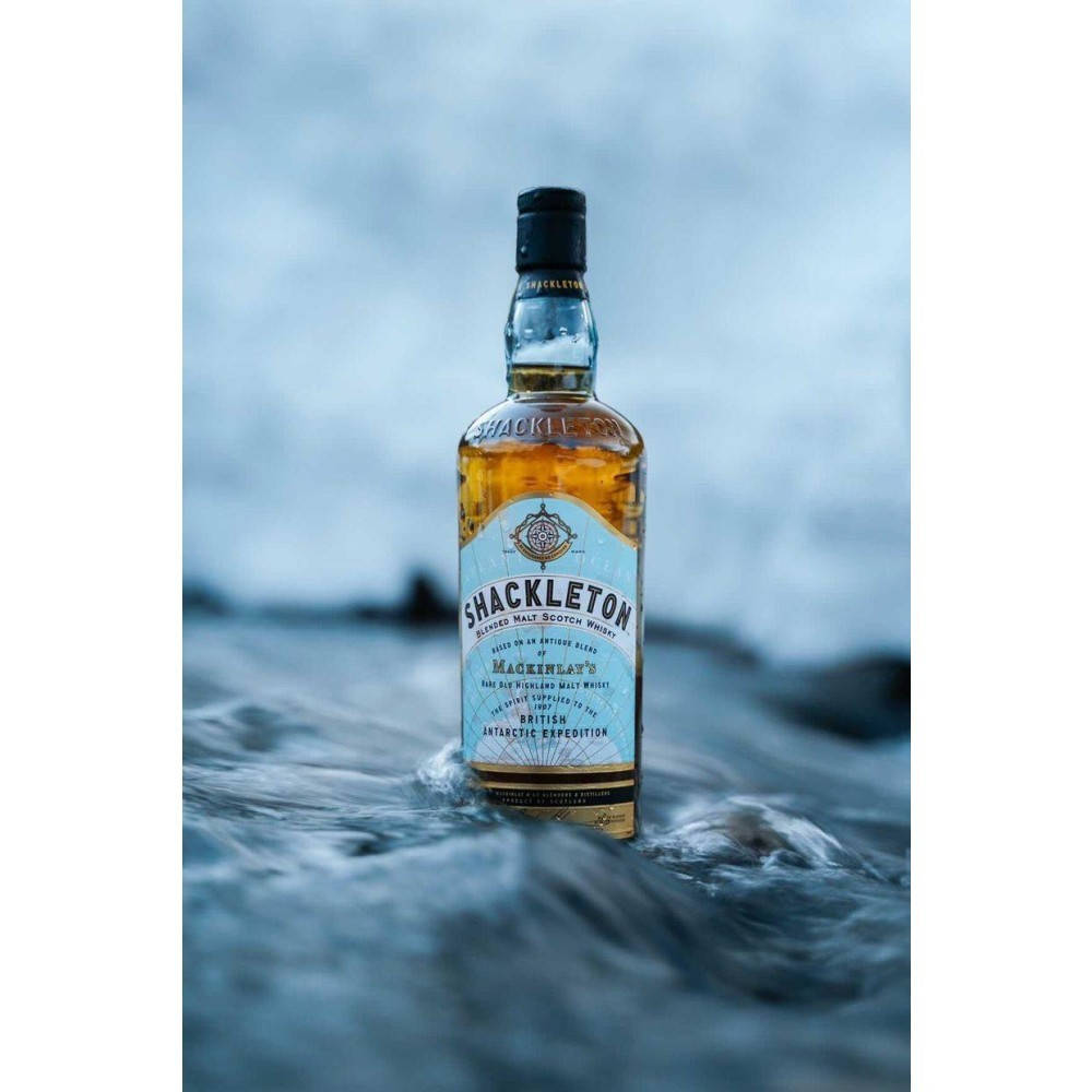 Shackleton Blended Malt Scotch Whiskey På Vandvæggen Tapet Wallpaper