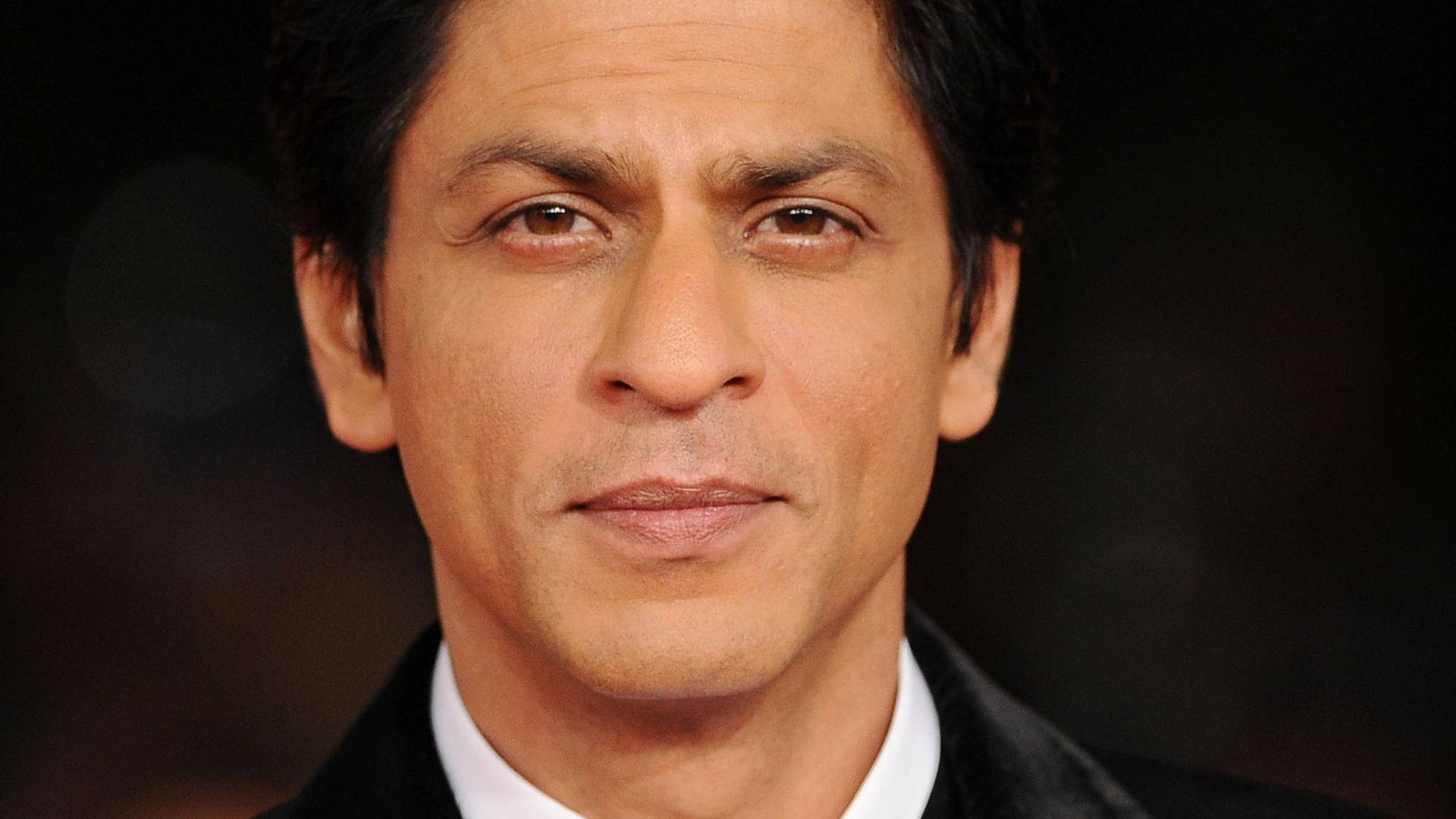 Shah Rukh Khan Close-Up Shot Wallpaper