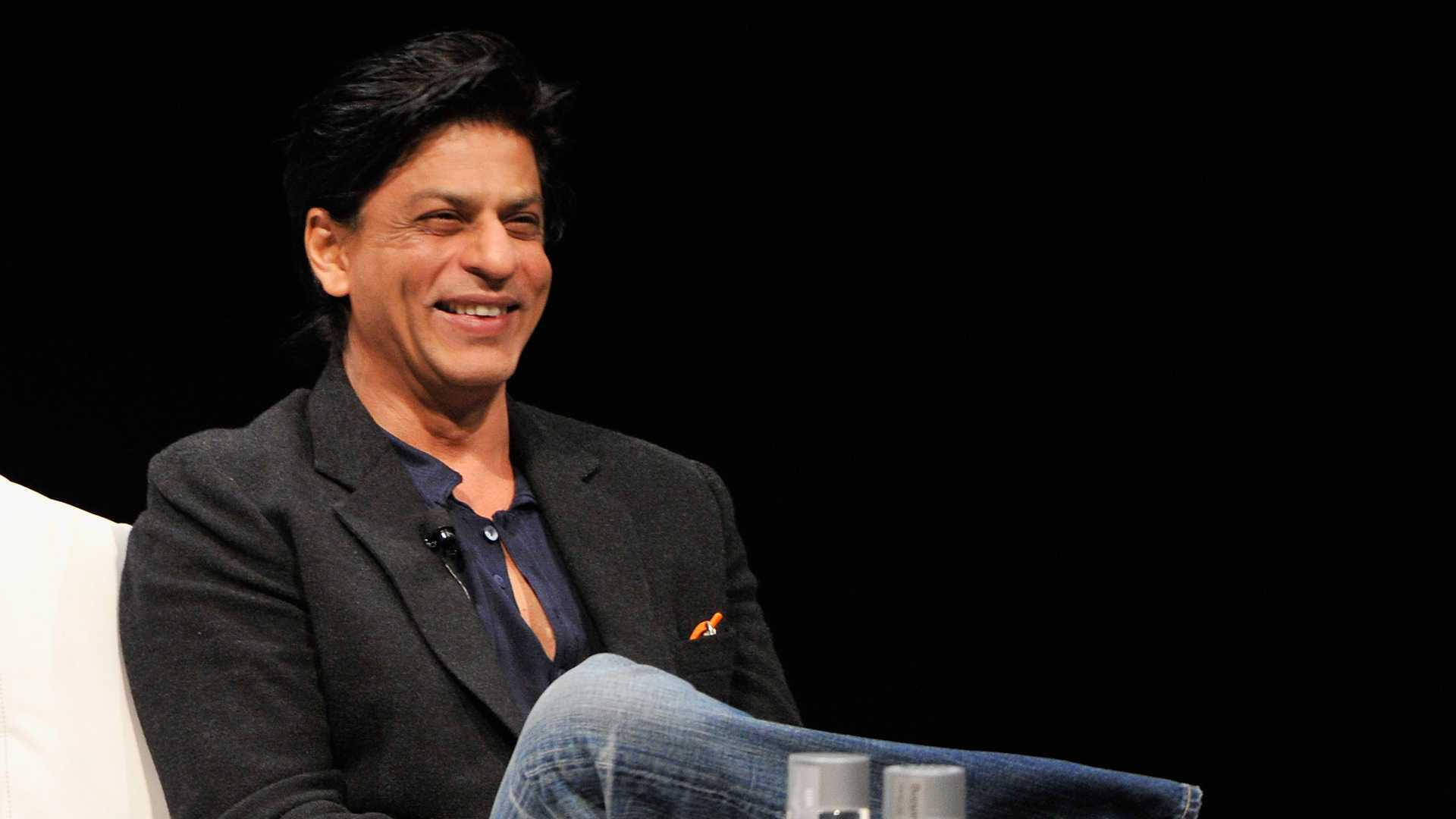 Sonrisaicónica De Shah Rukh Khan Fondo de pantalla