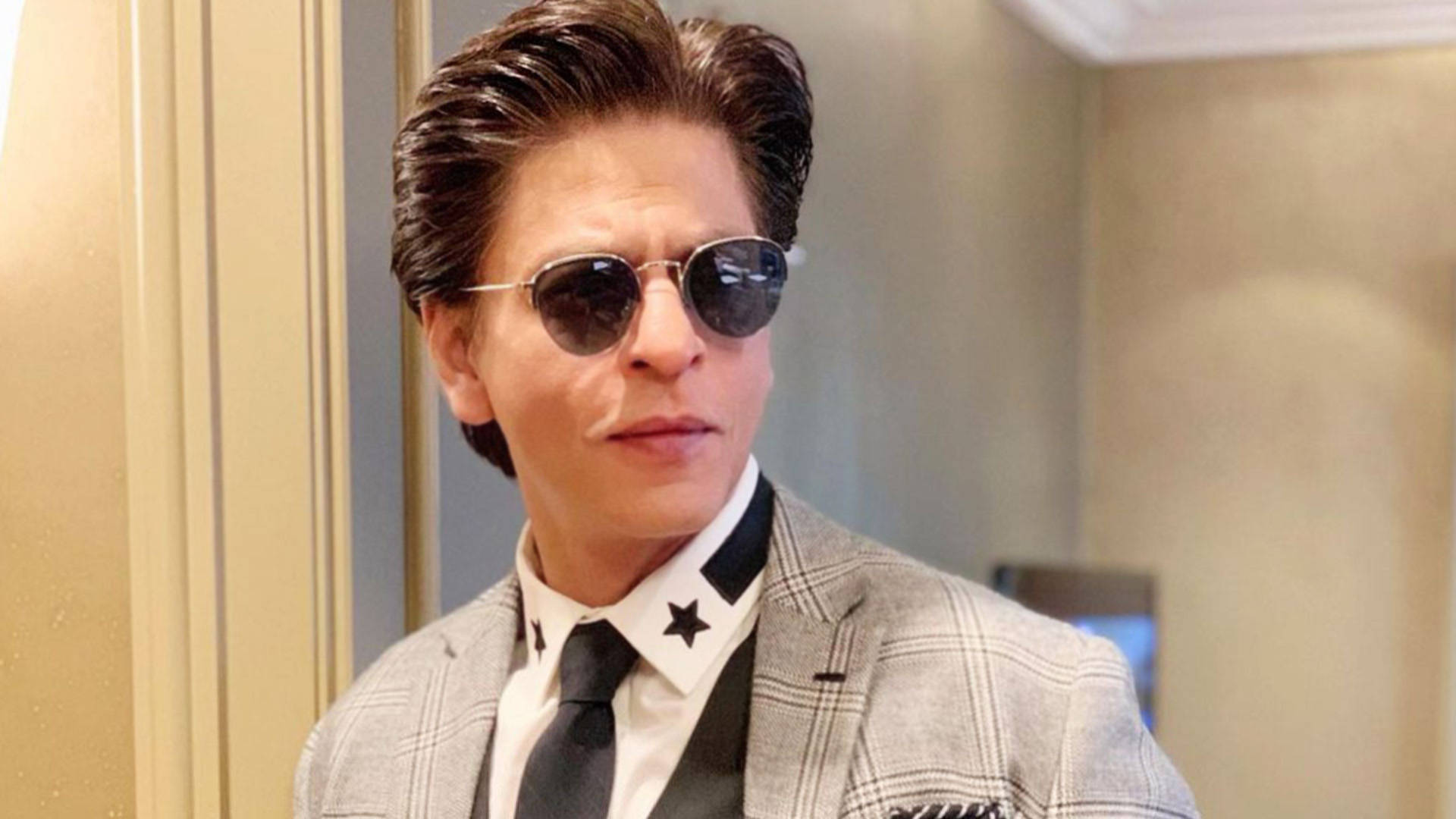Shah Rukh Khan Plaid Suit Wallpaper