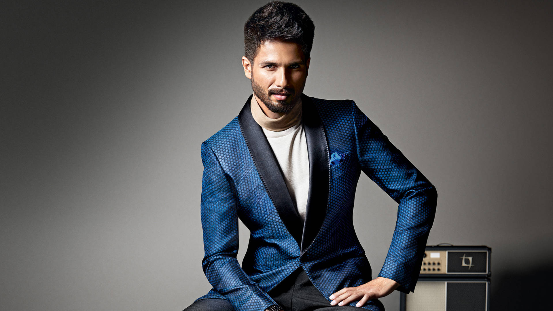 Shahid Kapoor In Blue Suit Background