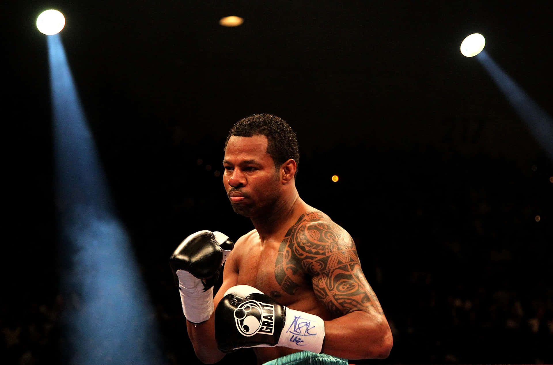 Shane Mosley Alone In Ring Wallpaper