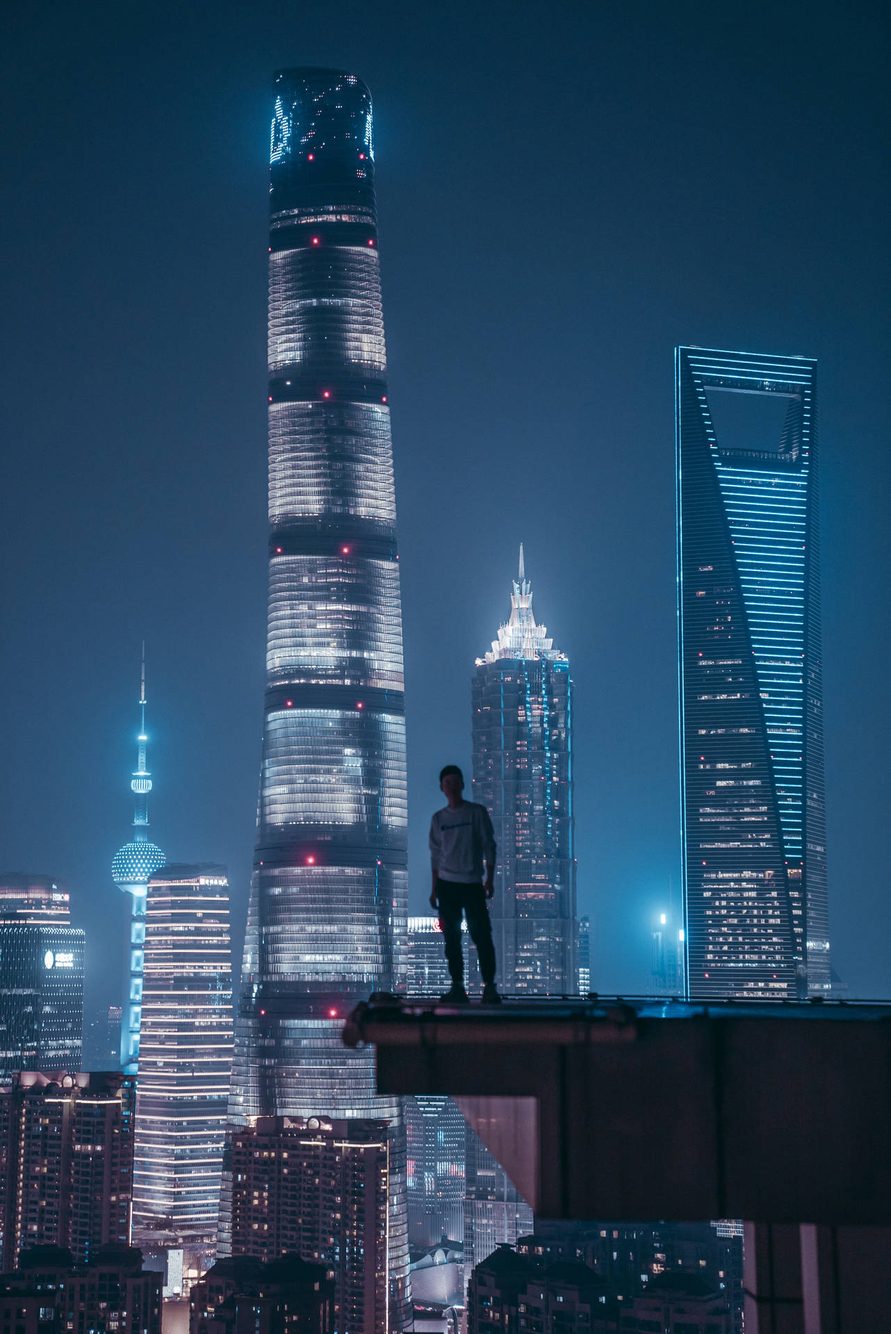 Shanghaichina Ist Berühmt Für Seine Wolkenkratzer. Wallpaper