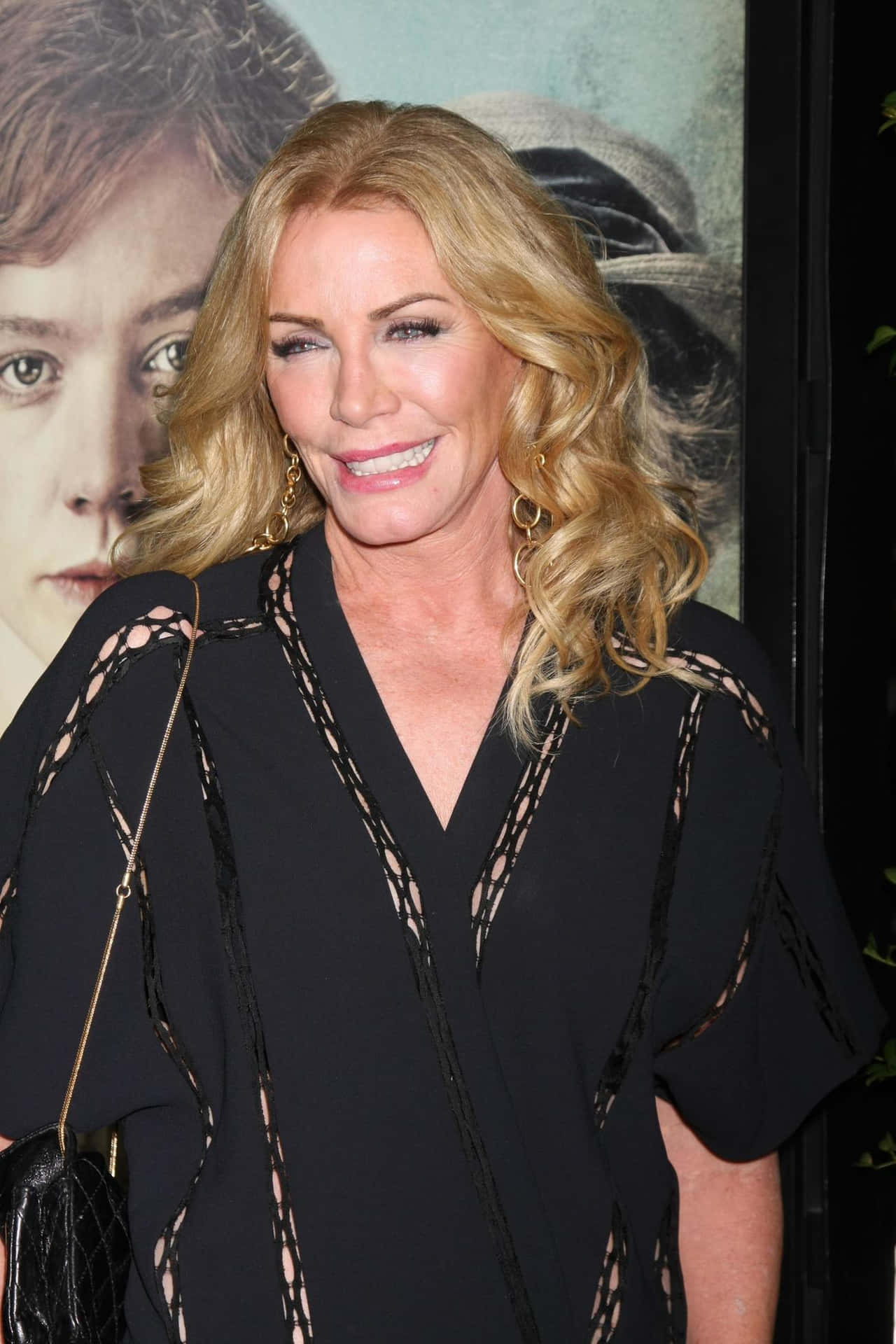 Shannon Tweed Lachend Op Evenement Achtergrond