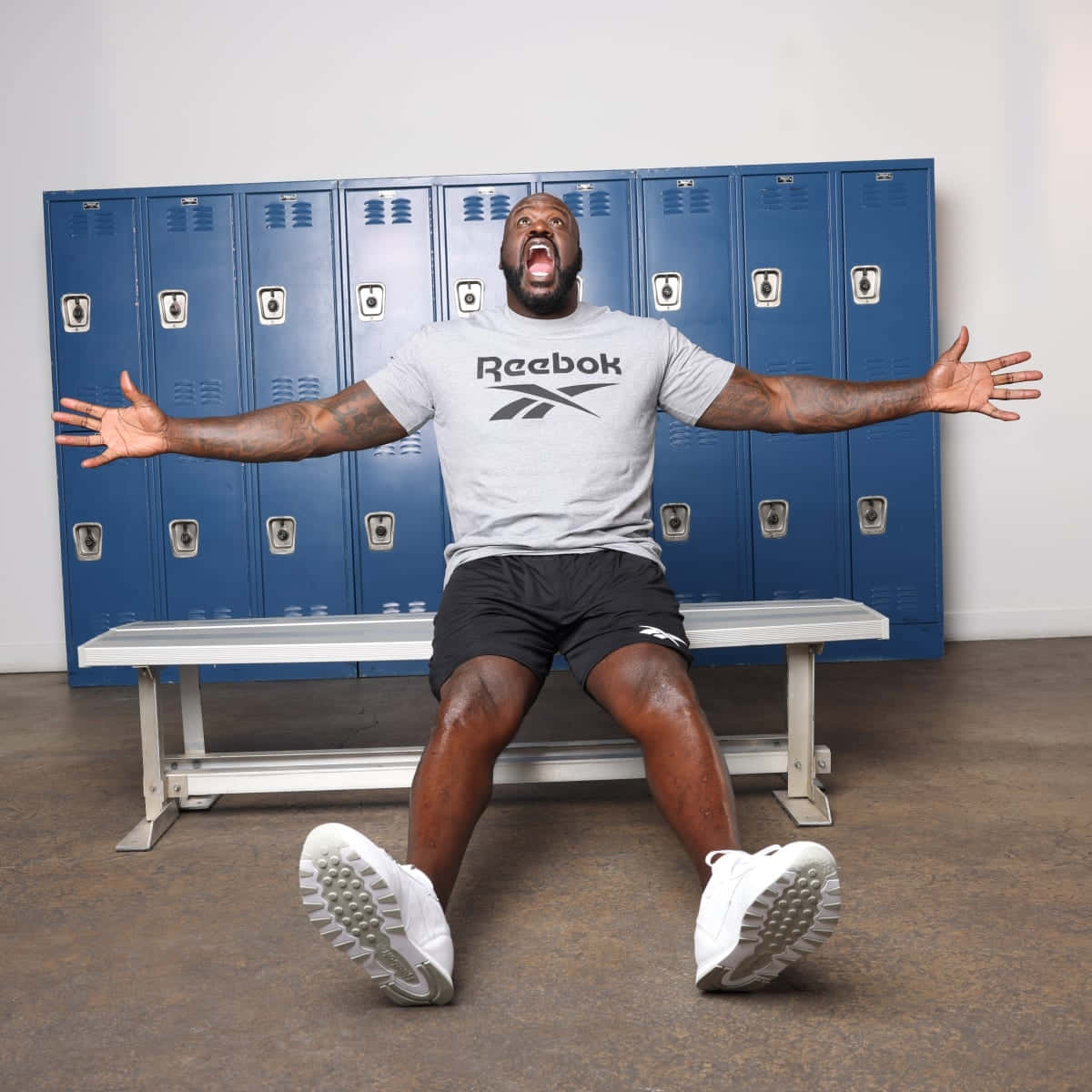 Shaq Promotion Reebok Dans Le Vestiaire Fond d'écran