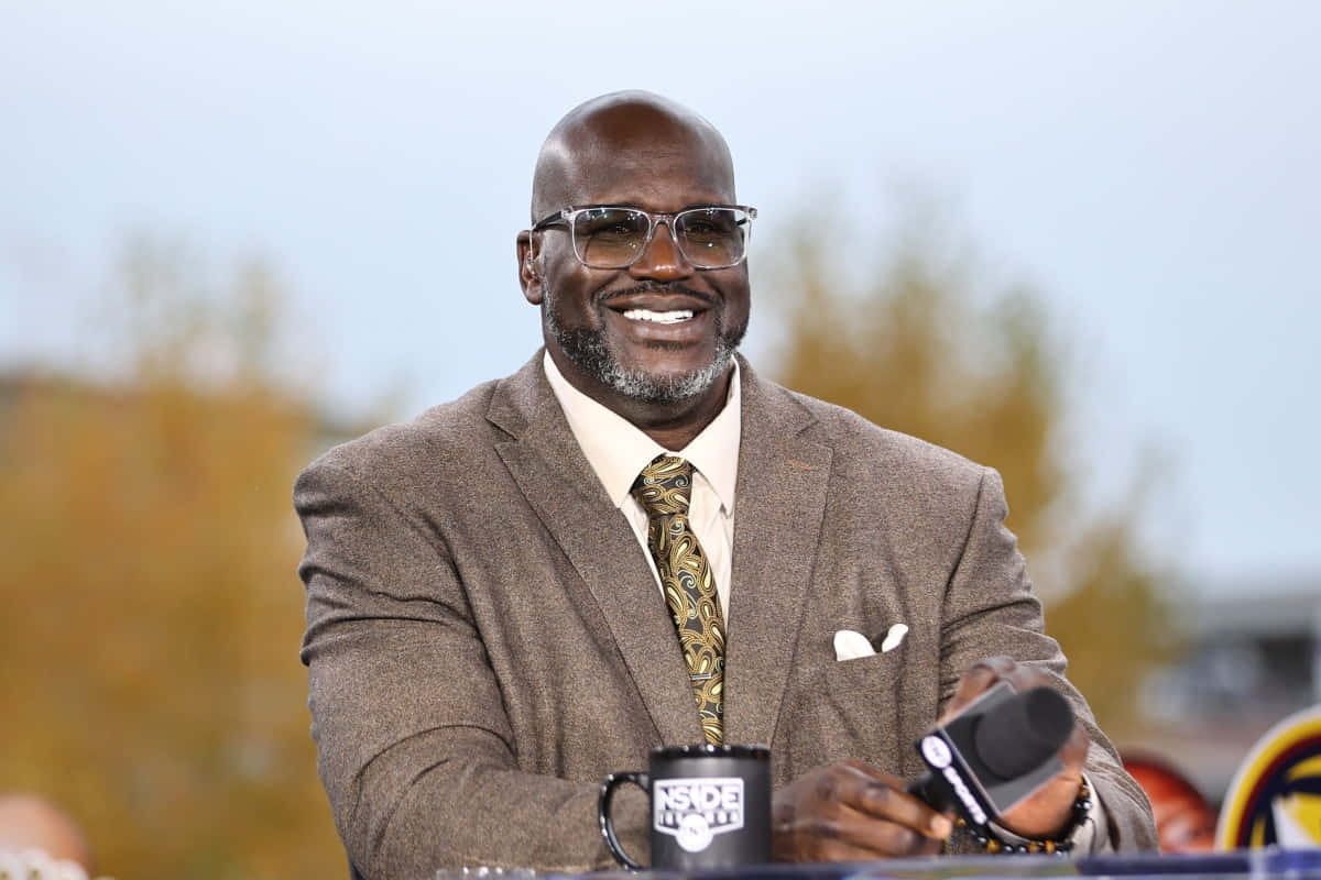 Shaq Souriant Lors De La Diffusion Fond d'écran