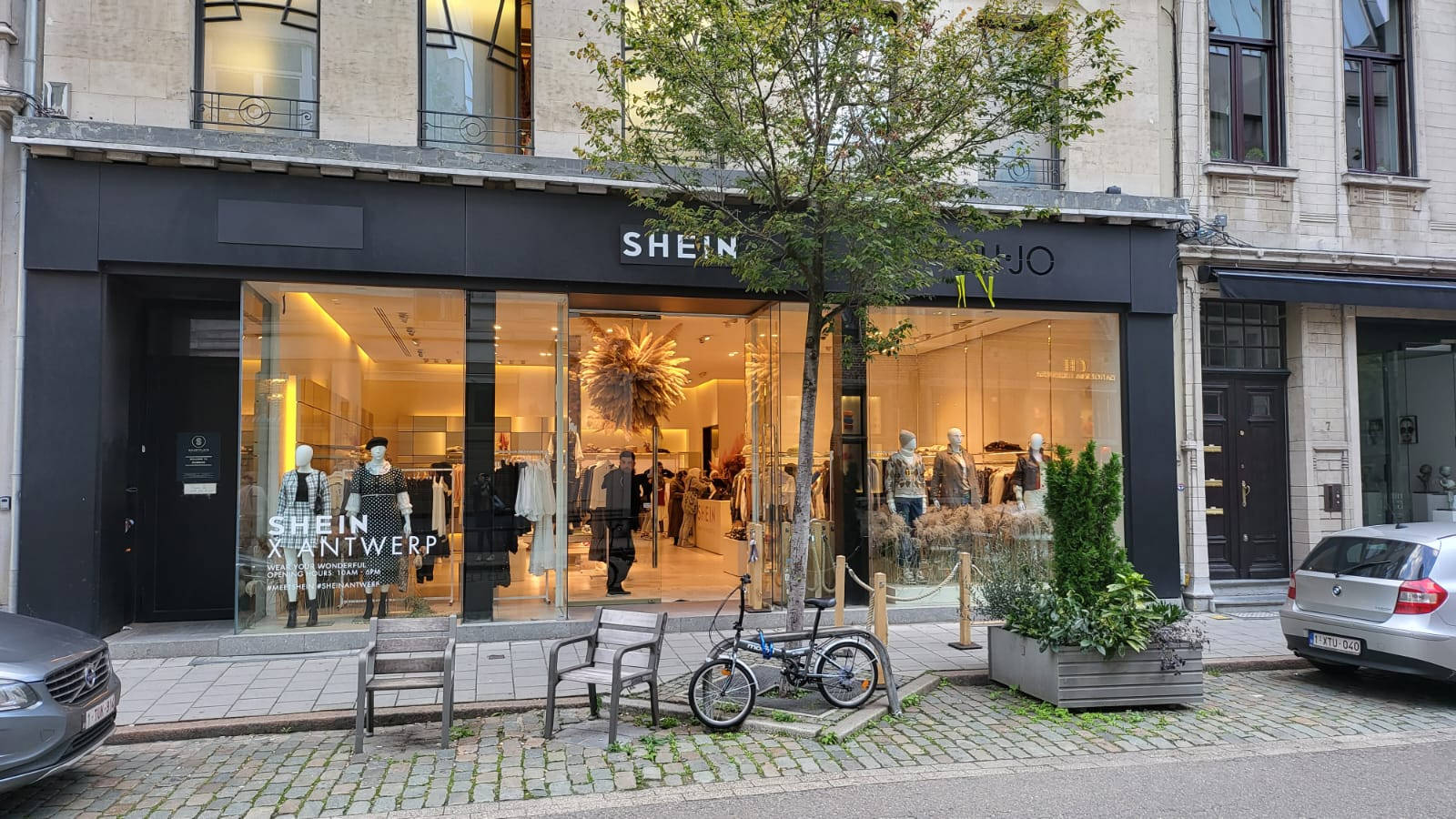 Shein Physical Store Wallpaper