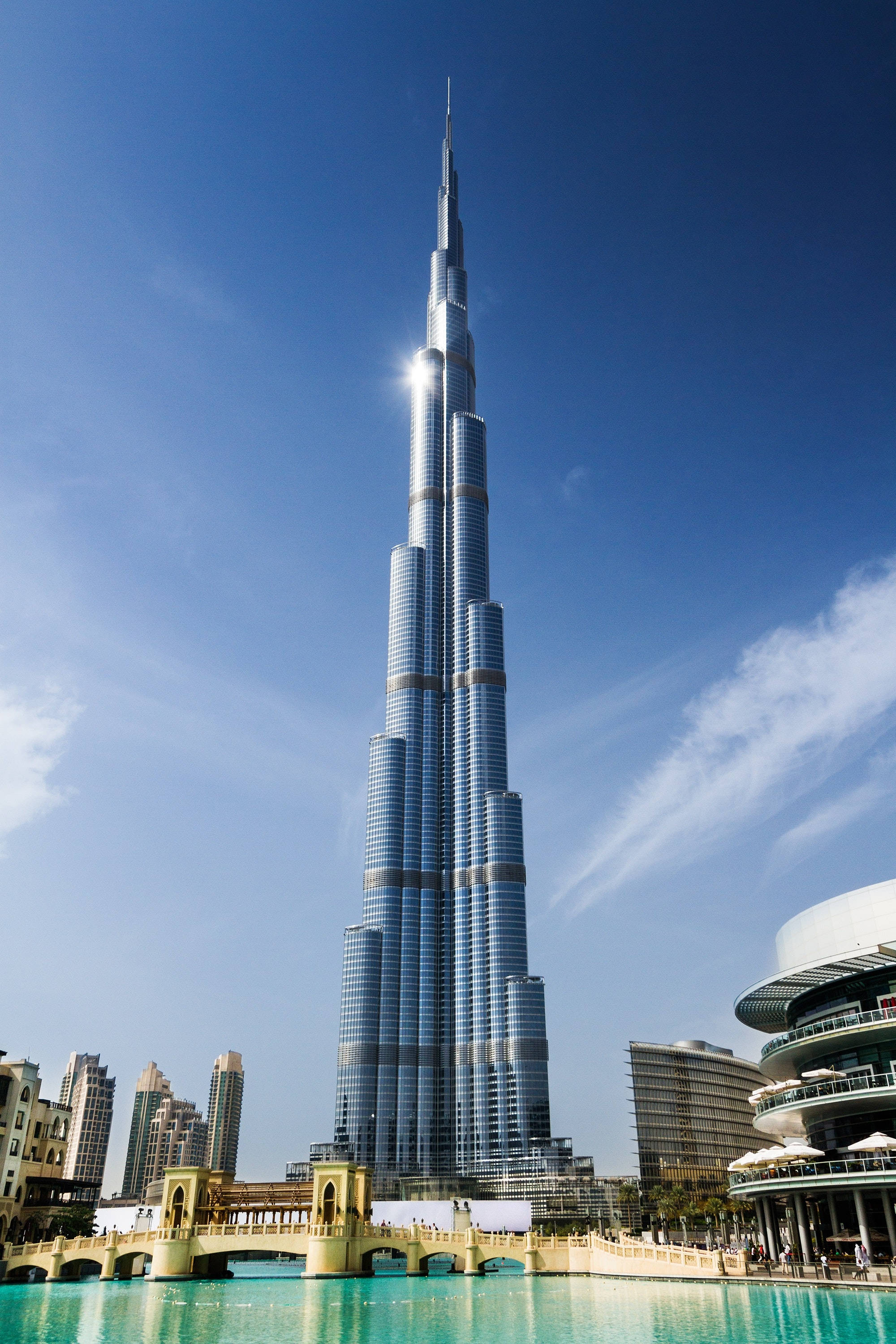 Shining Burj Khalifa Under The Sun Wallpaper
