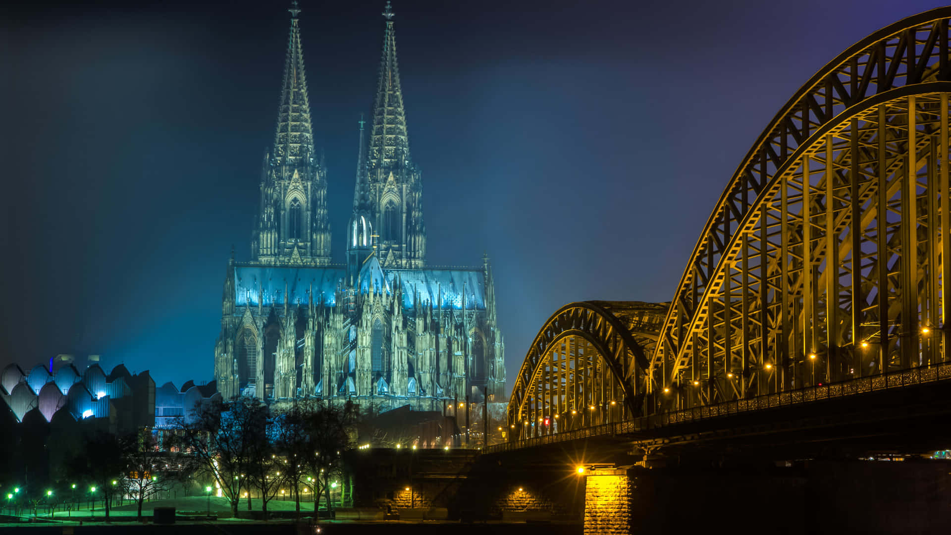 Shining Cologne Cathedral Wallpaper