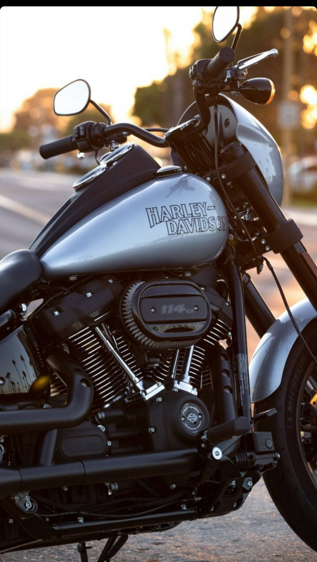 Shiny Silver Harley Davidson Mobile Wallpaper