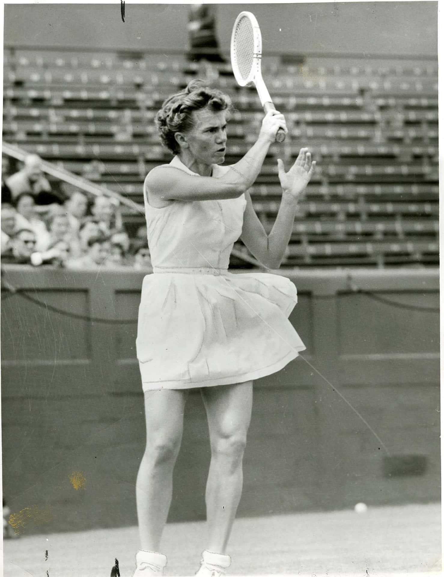 Shirley Fry Irvin Amerikansk Tennis Athlete Realistisk Tapet Wallpaper
