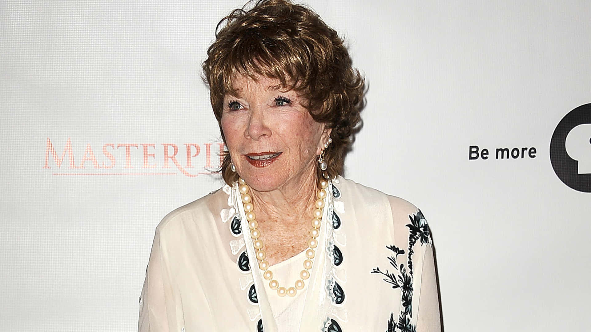 Shirley MacLaine Celebrity Actress Wallpaper