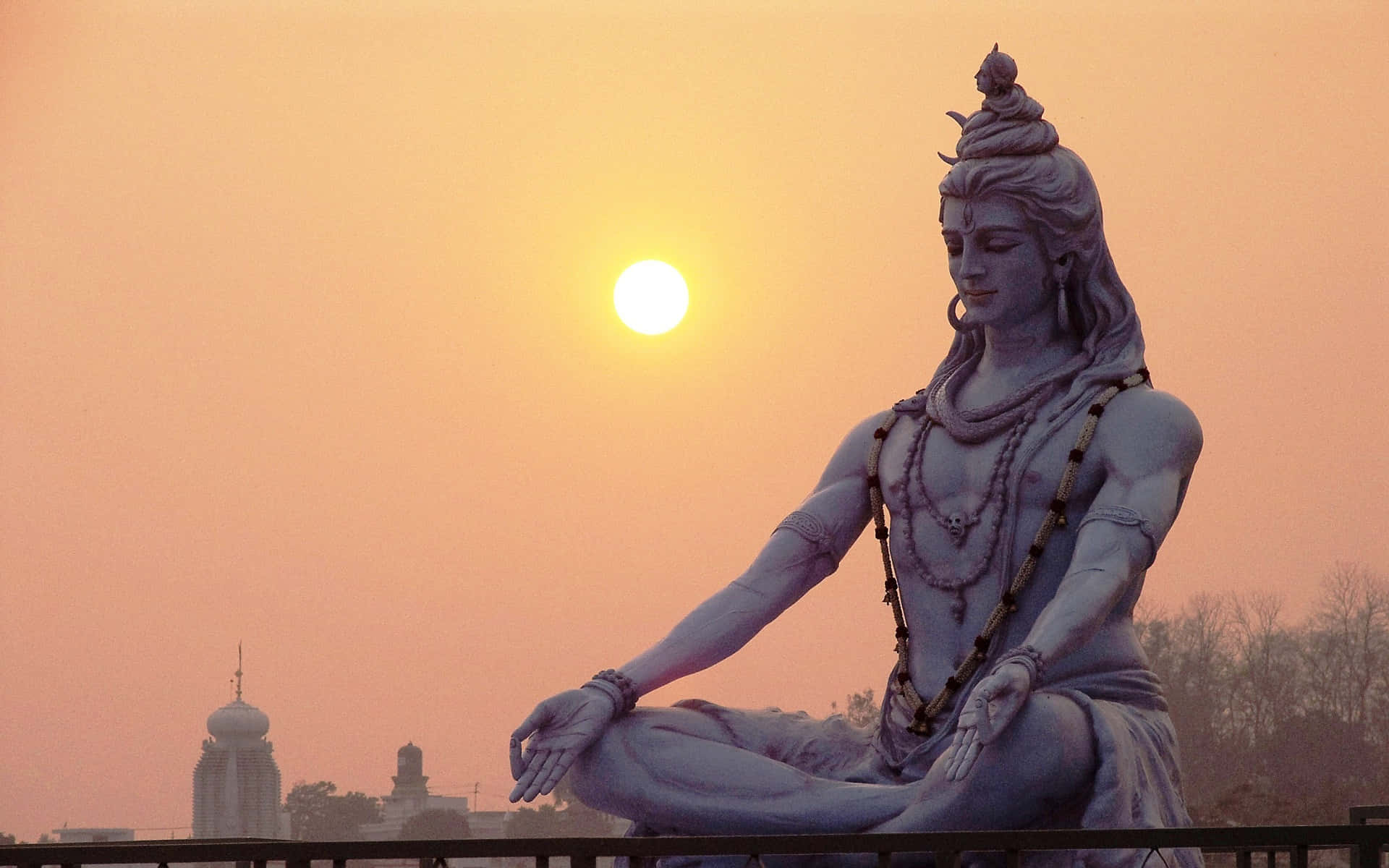 Enstaty Av Herren Shiva Sitter I Meditation