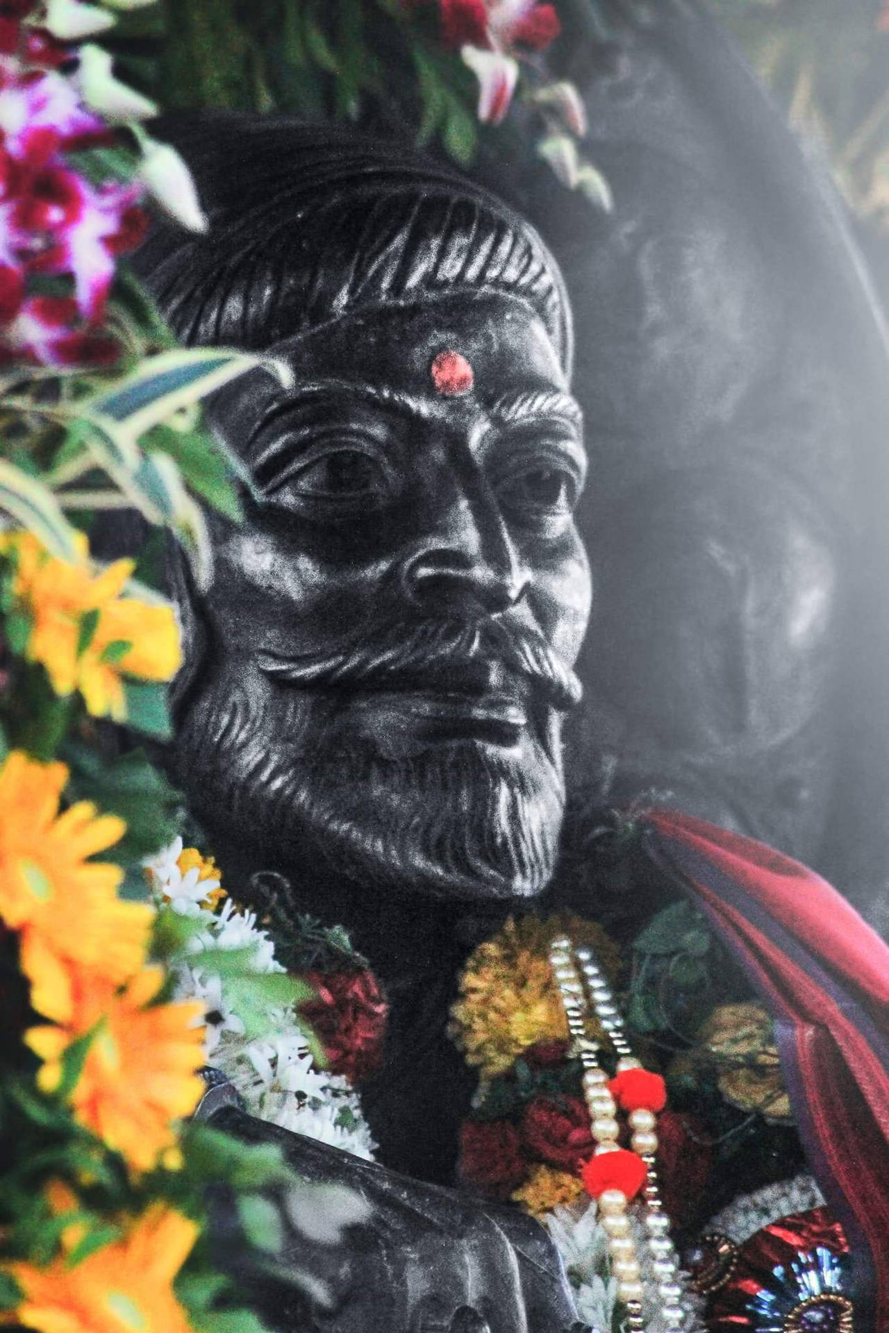 Shivaji Maharaj Med Blomster Wallpaper